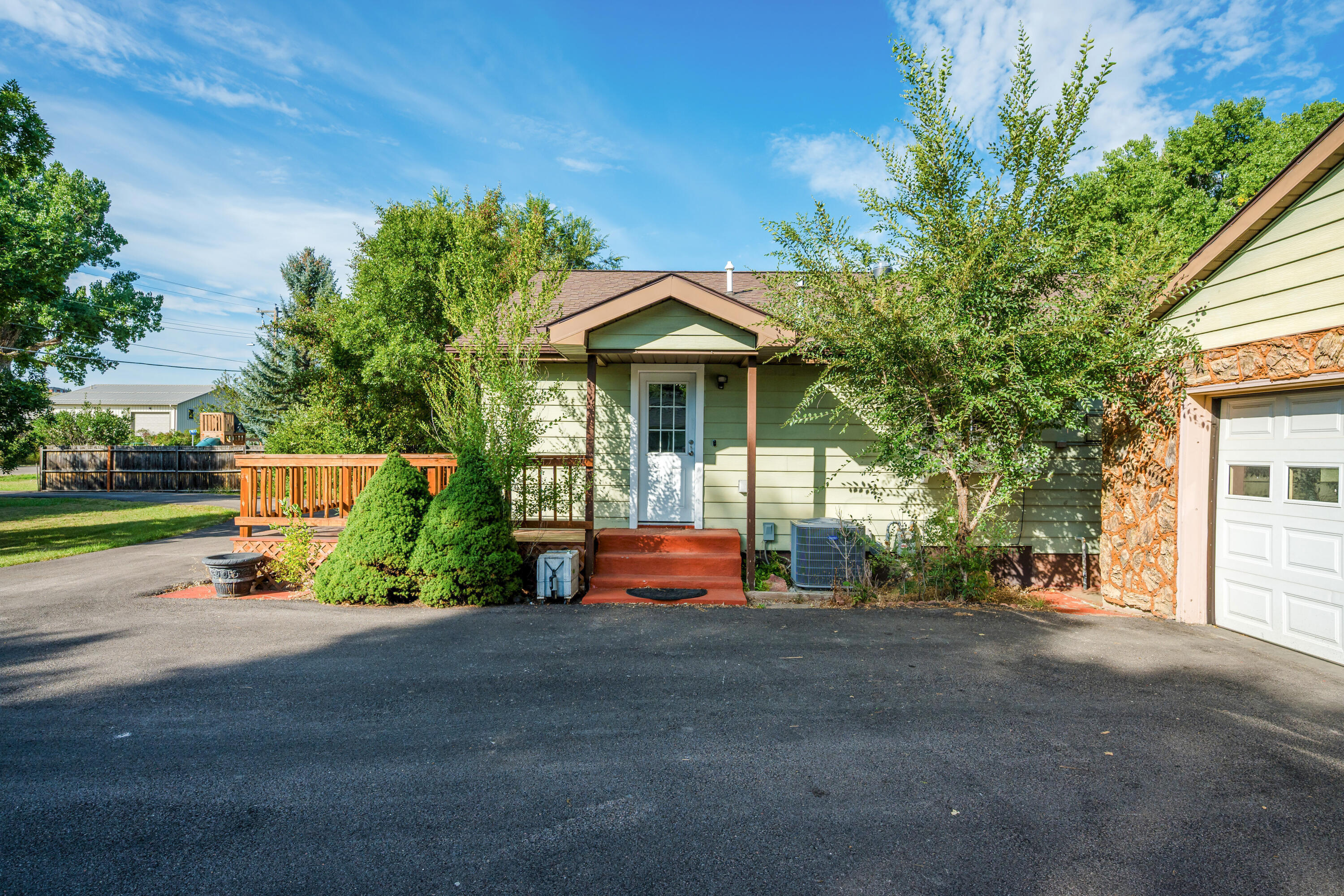 955 Leopard Street