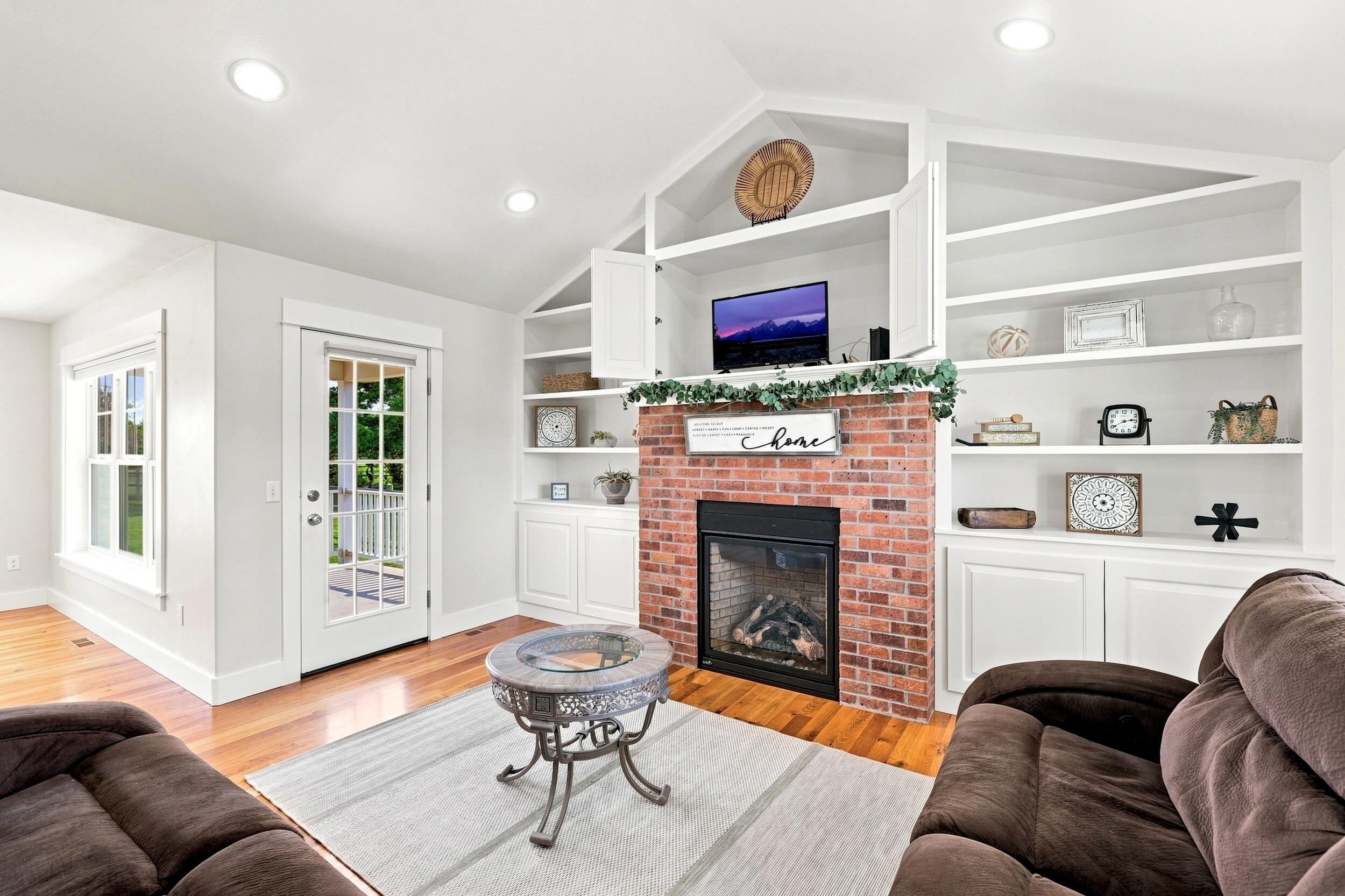 2212 Bruce Mountain Drive