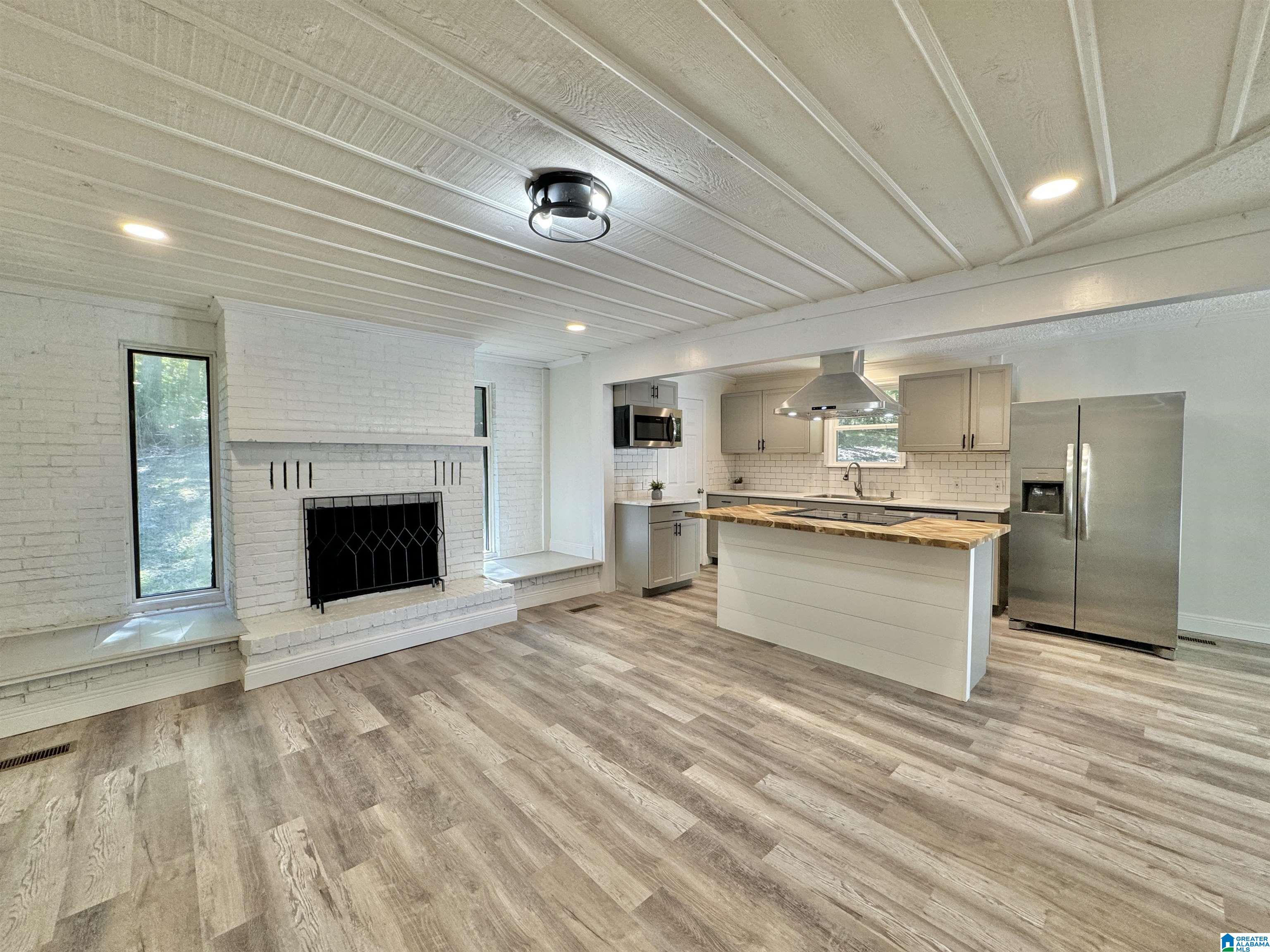 447 OAK HILL CIRCLE