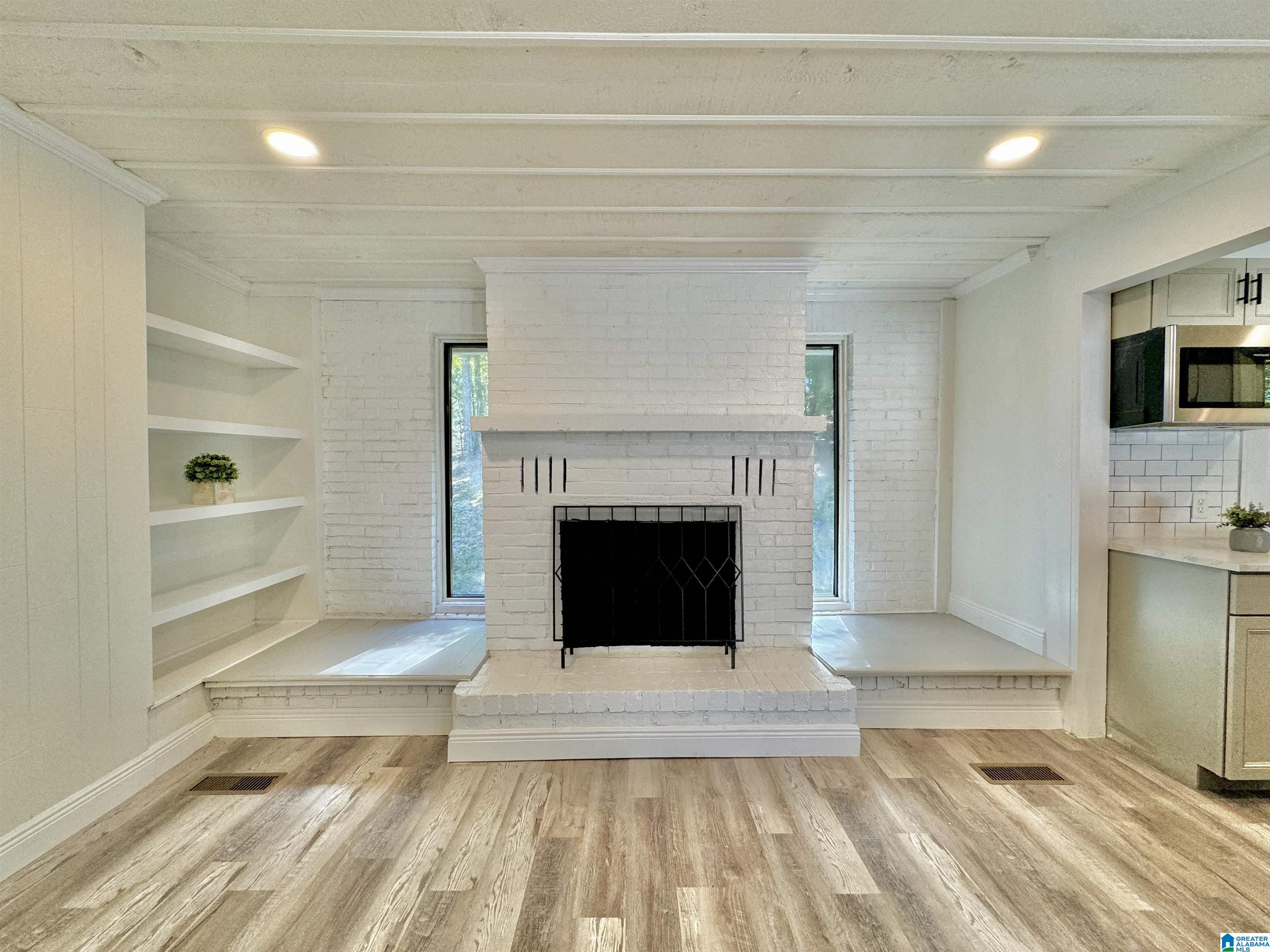 447 OAK HILL CIRCLE
