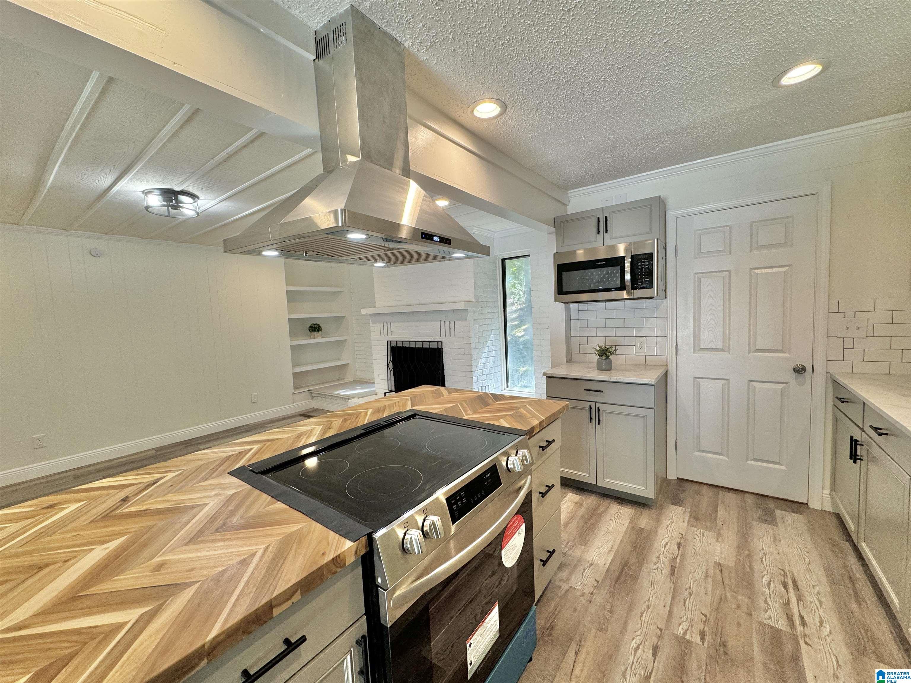 447 OAK HILL CIRCLE