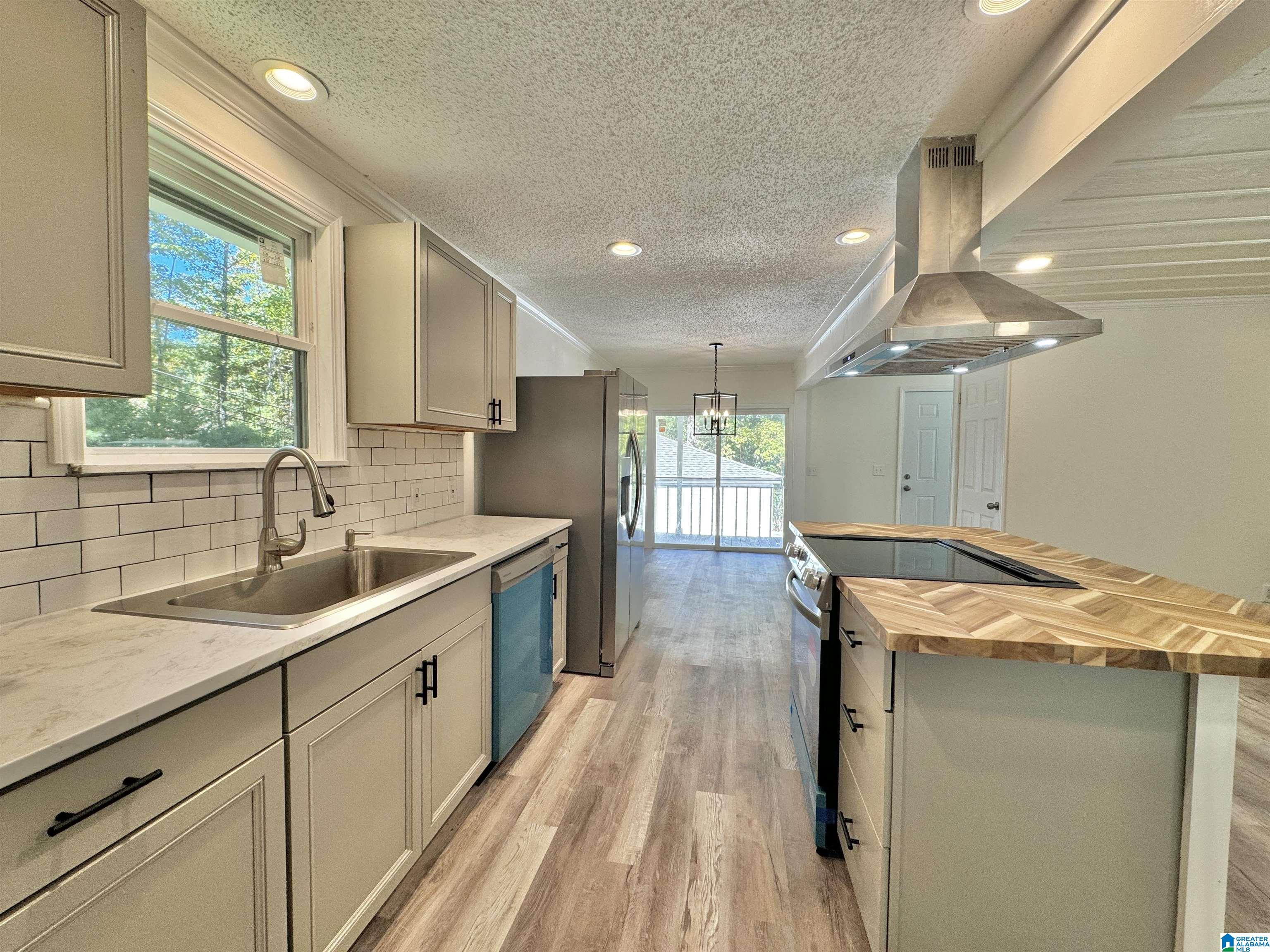447 OAK HILL CIRCLE