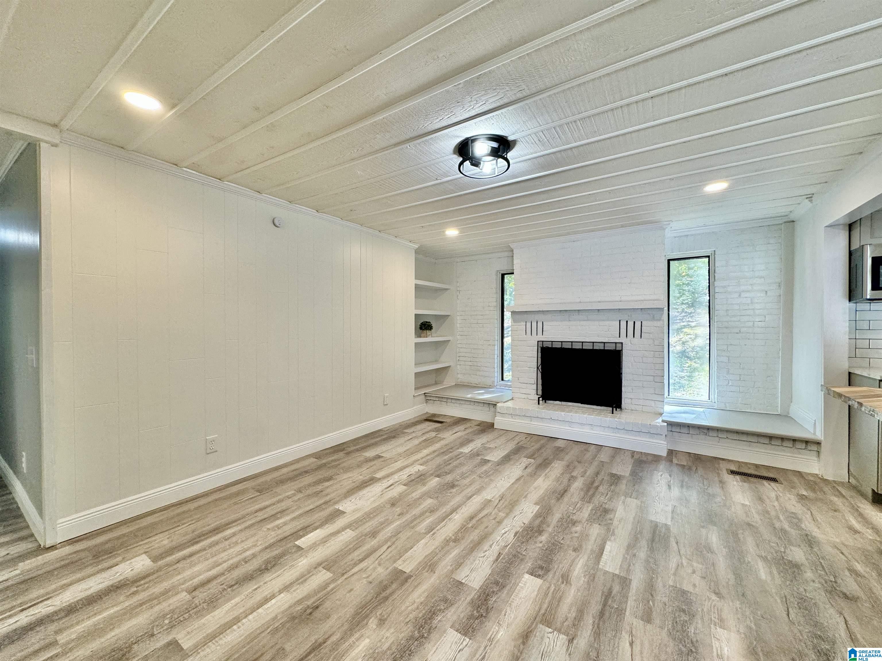 447 OAK HILL CIRCLE