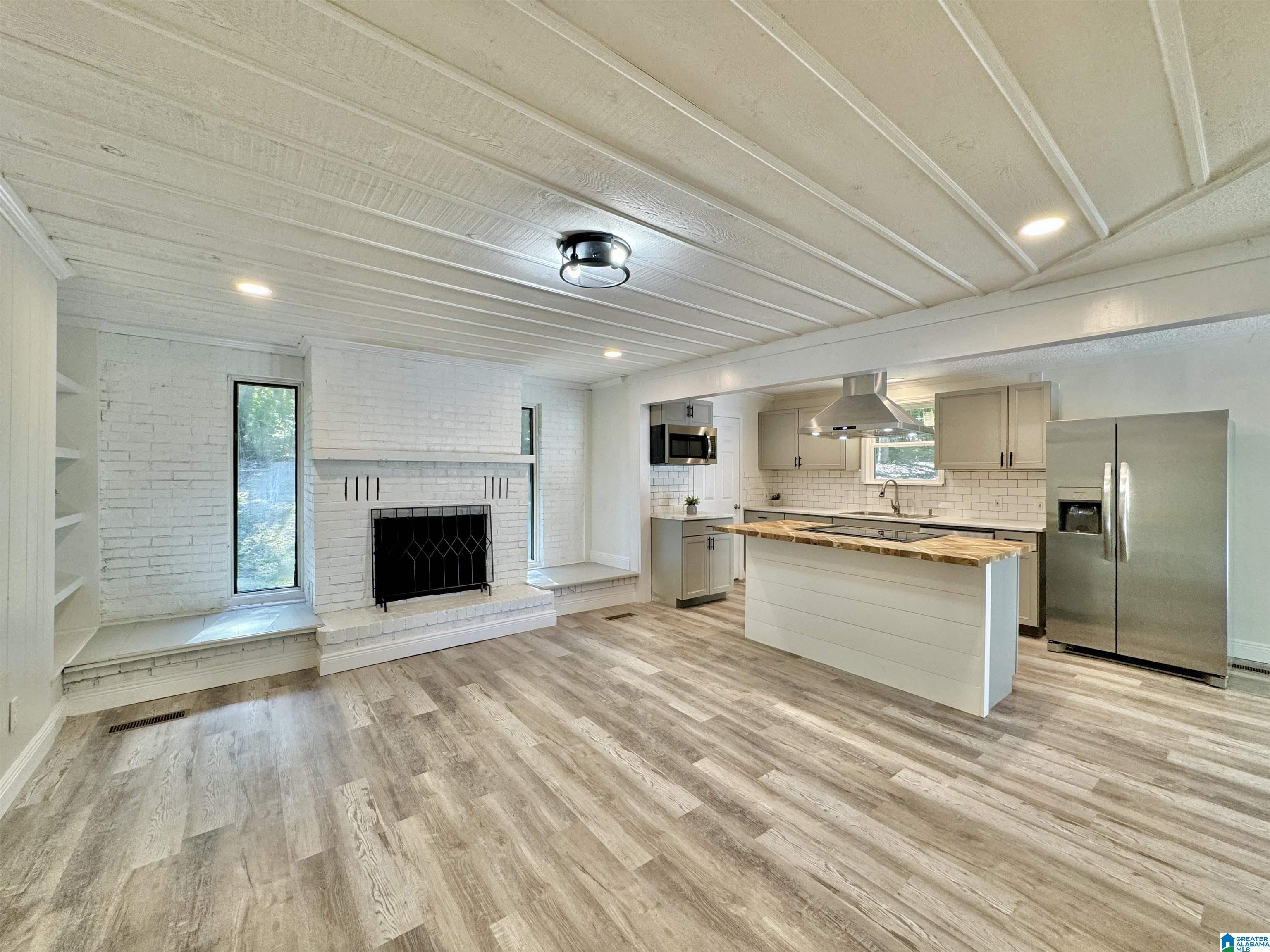 447 OAK HILL CIRCLE