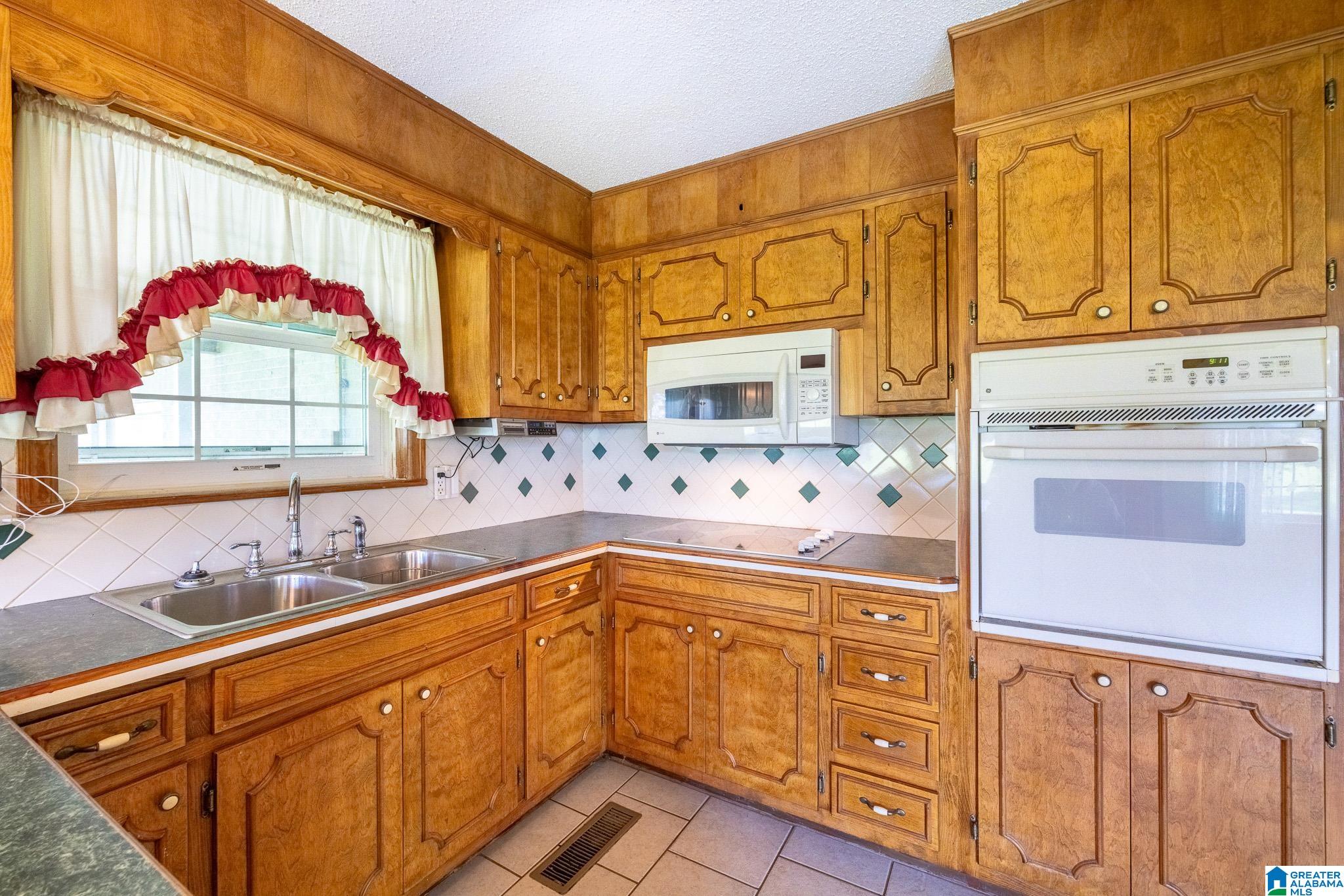 418 CEDAR TREE STREET