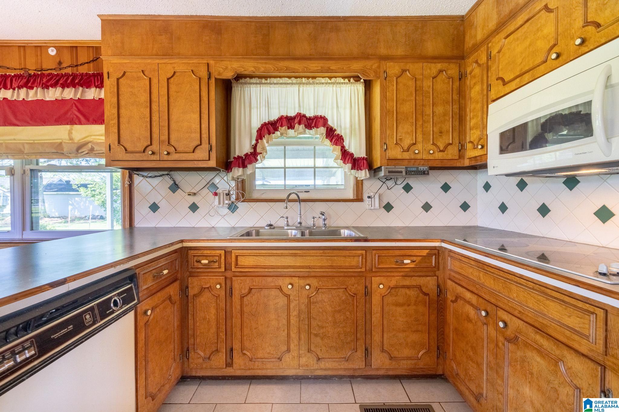 418 CEDAR TREE STREET