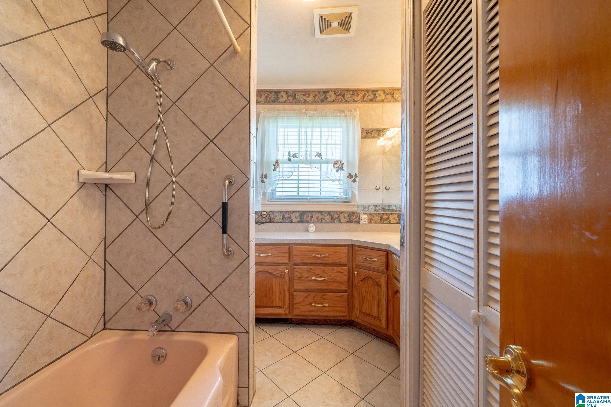 418 CEDAR TREE STREET