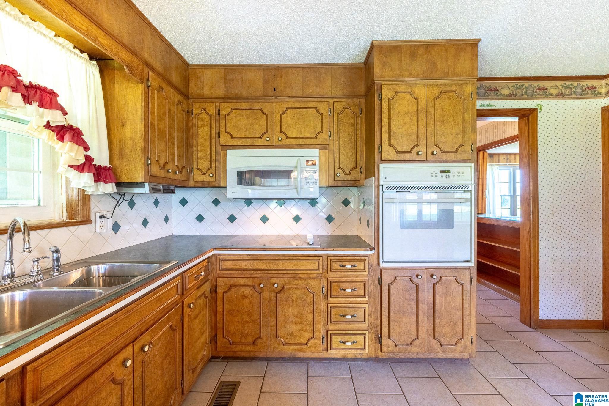 418 CEDAR TREE STREET