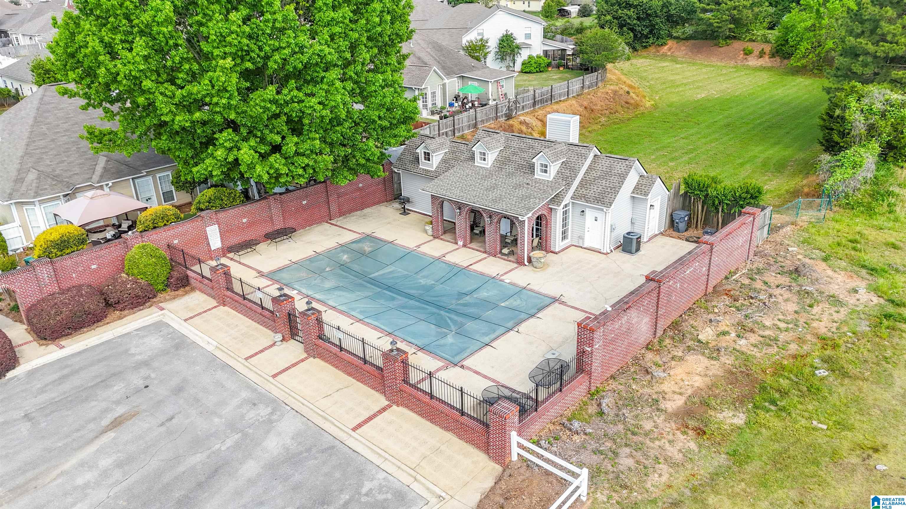 1068 WINDSOR PARKWAY