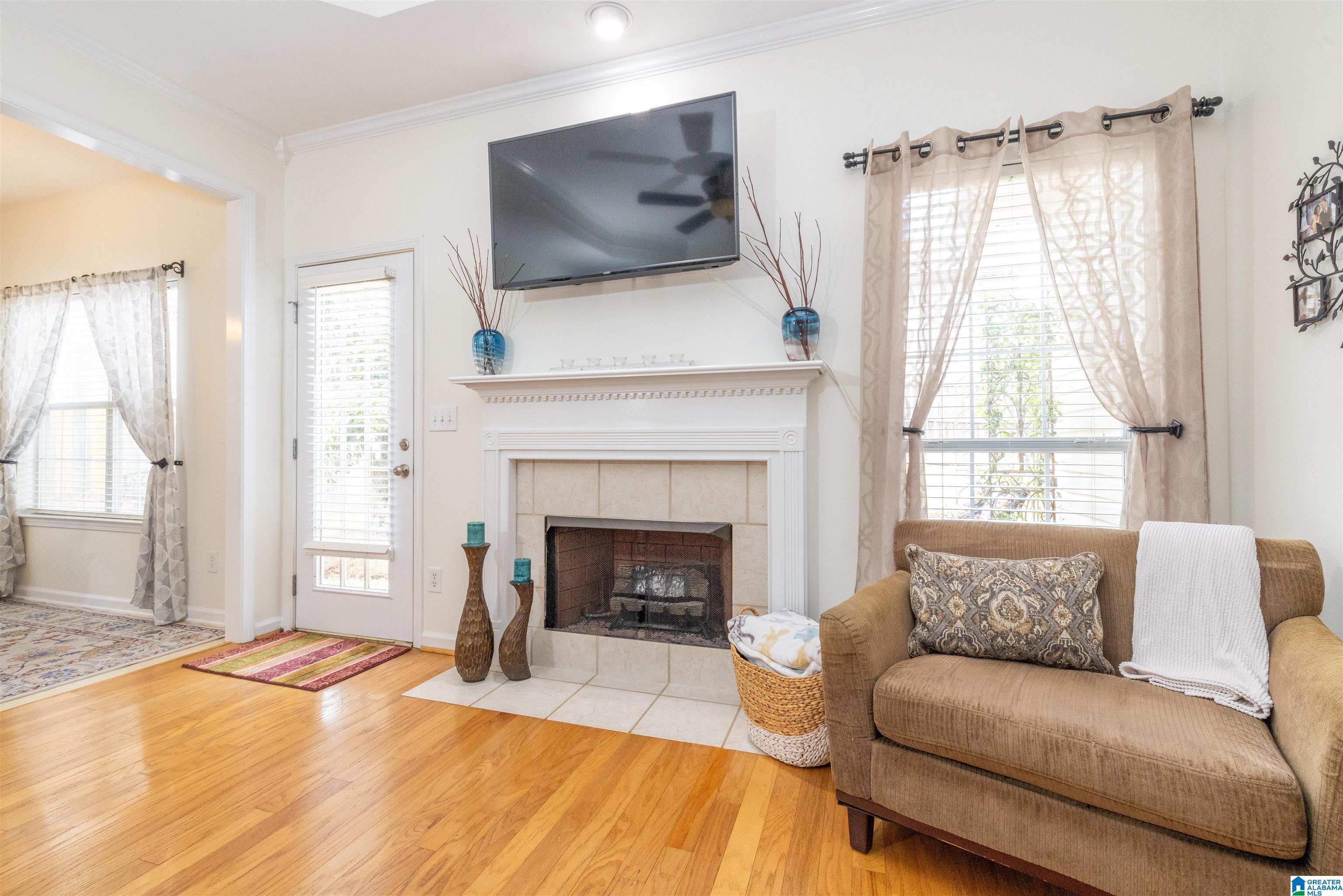 1068 WINDSOR PARKWAY