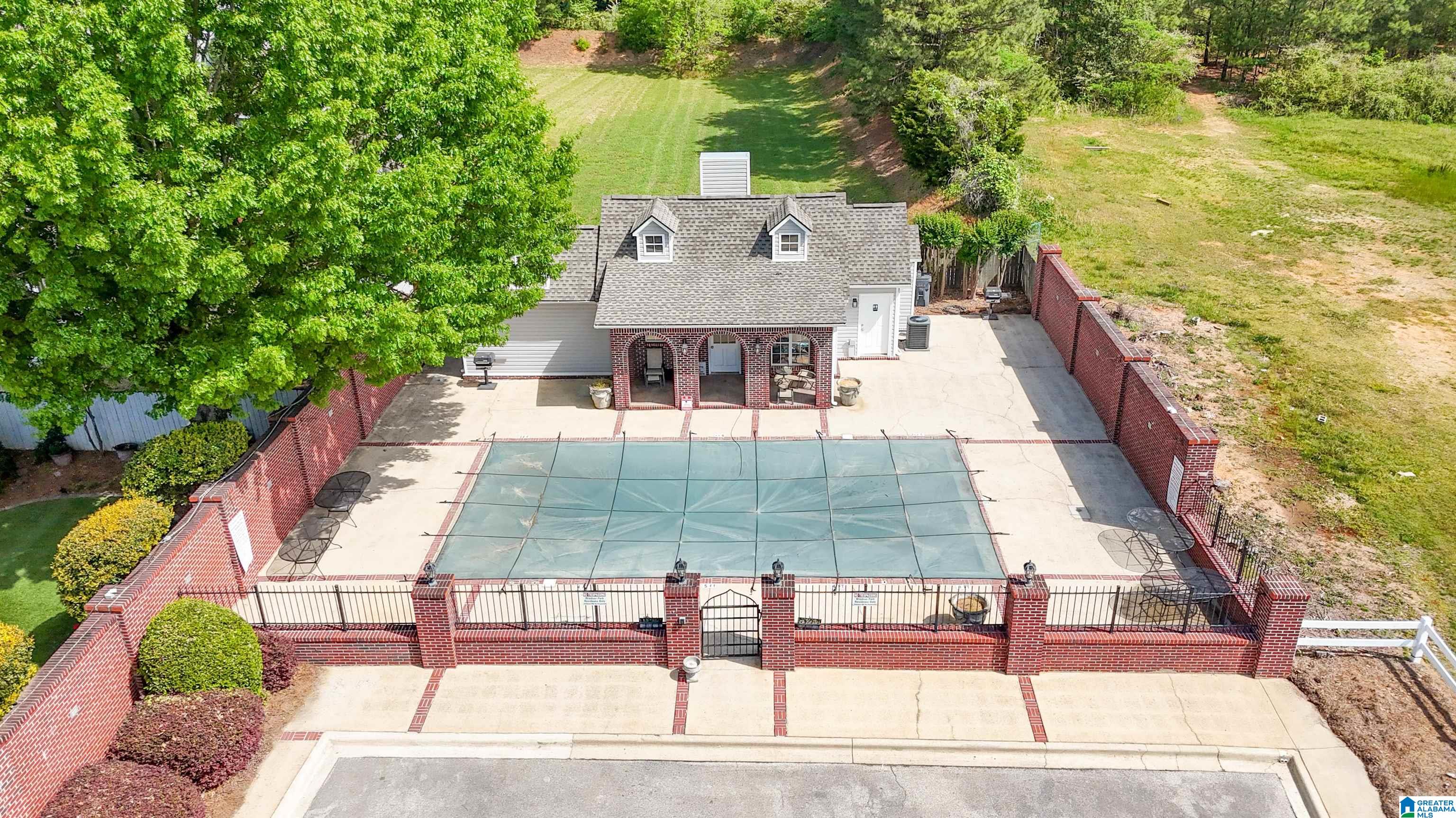 1068 WINDSOR PARKWAY