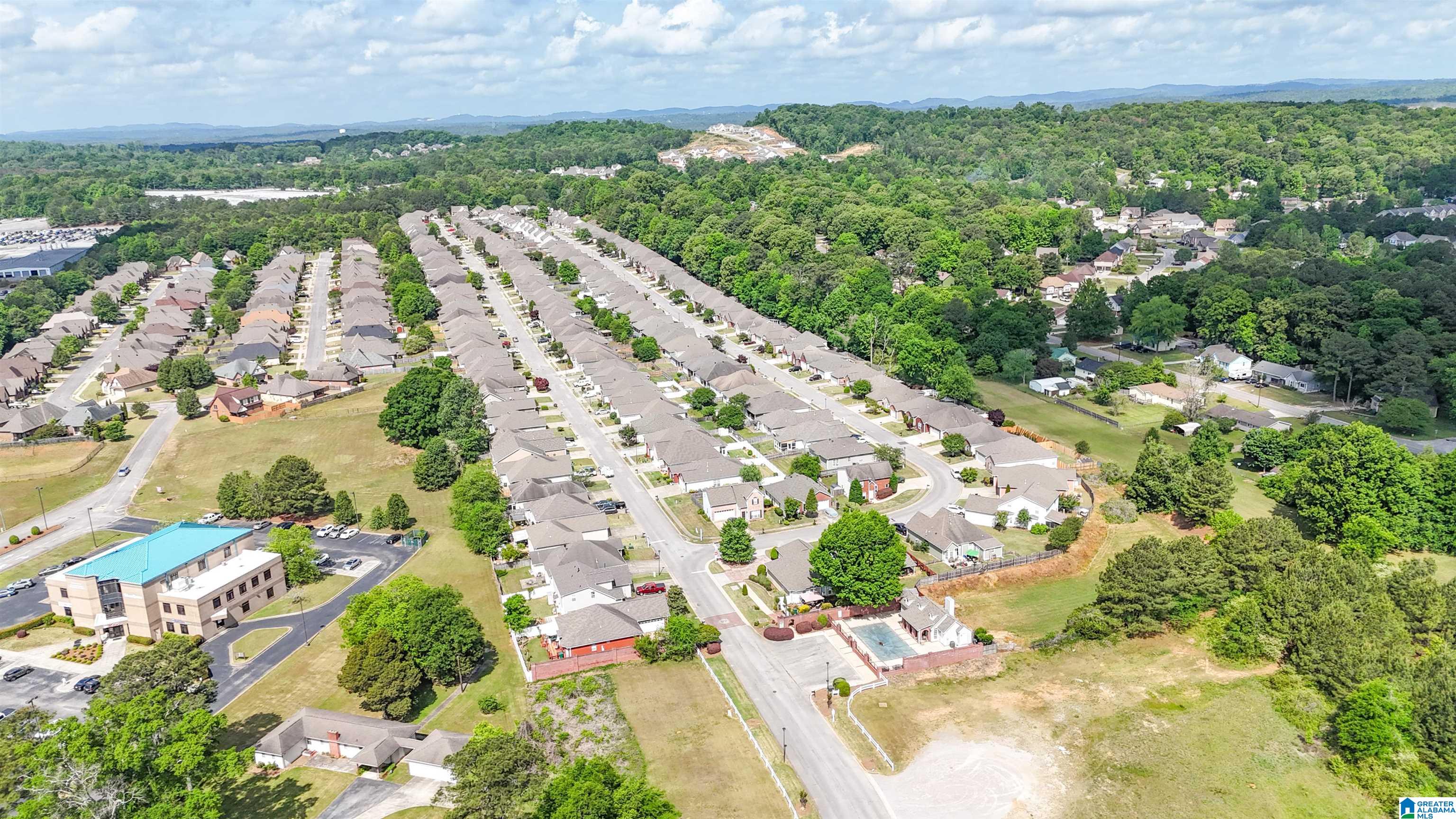 1068 WINDSOR PARKWAY