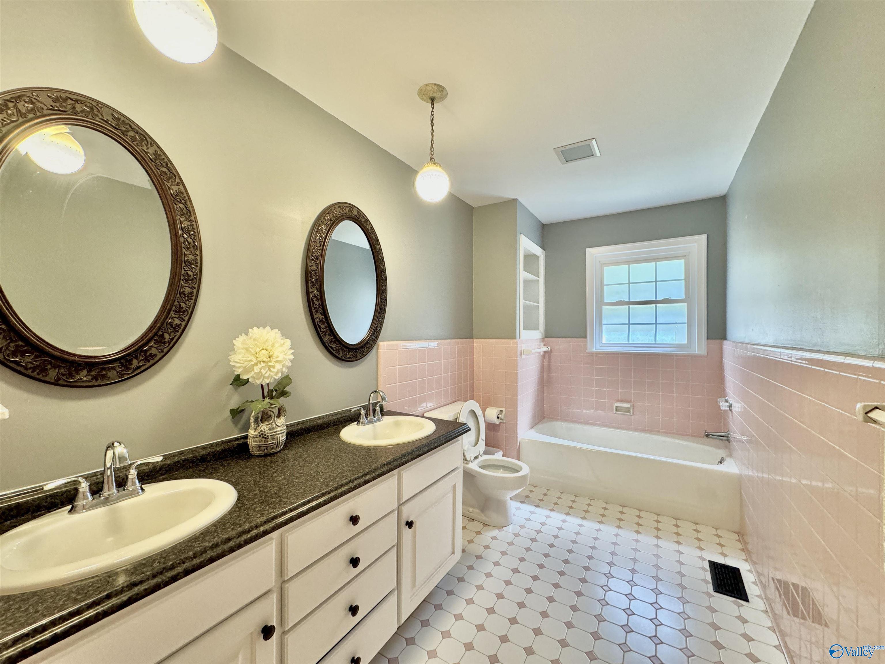 955 Military Street S