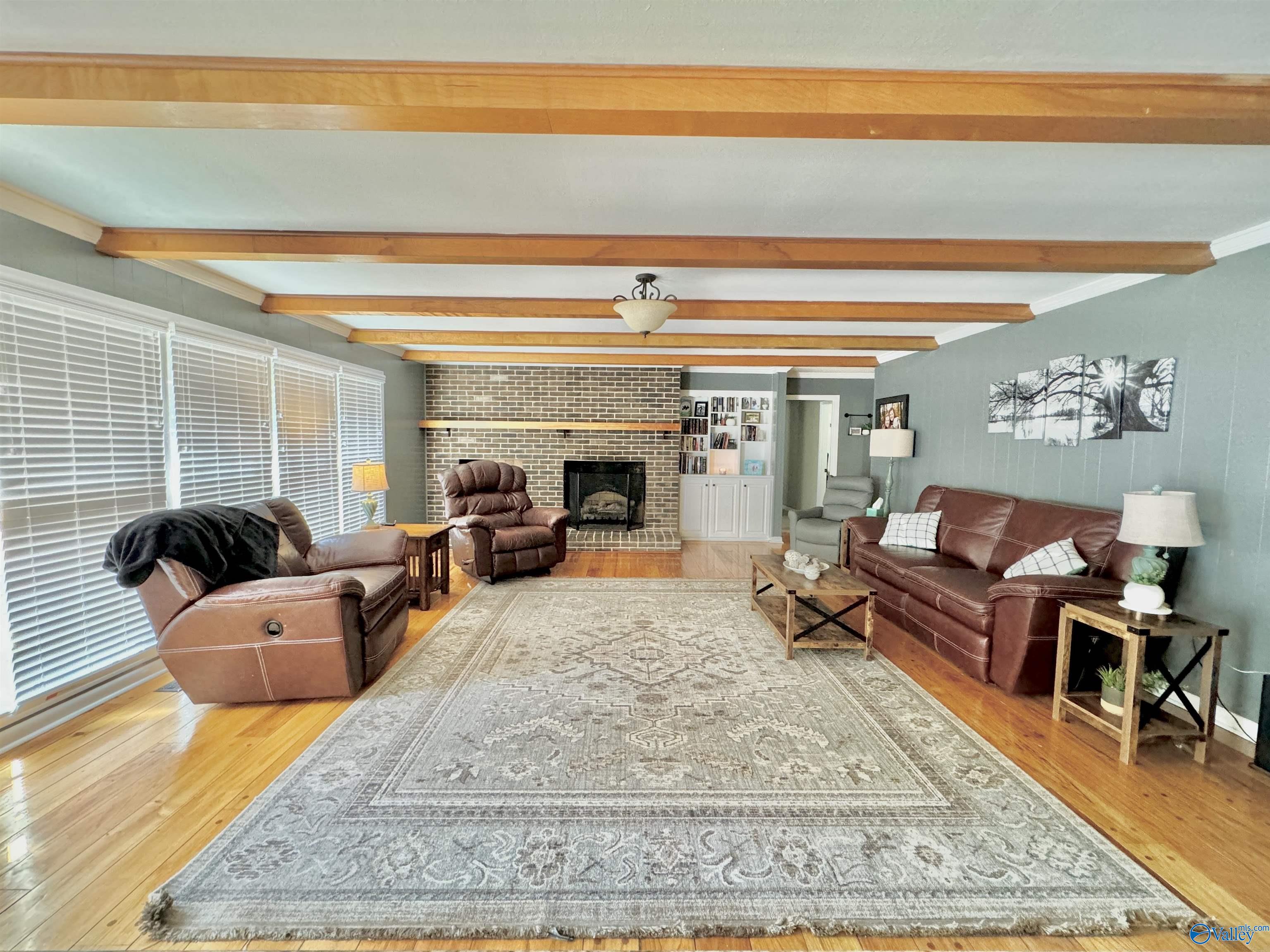 955 Military Street S