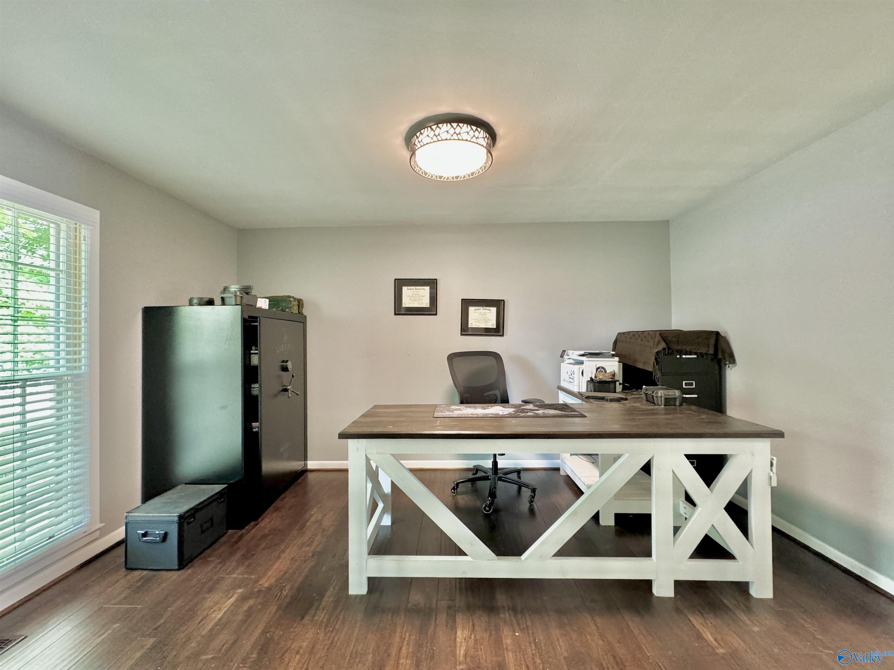 955 Military Street S