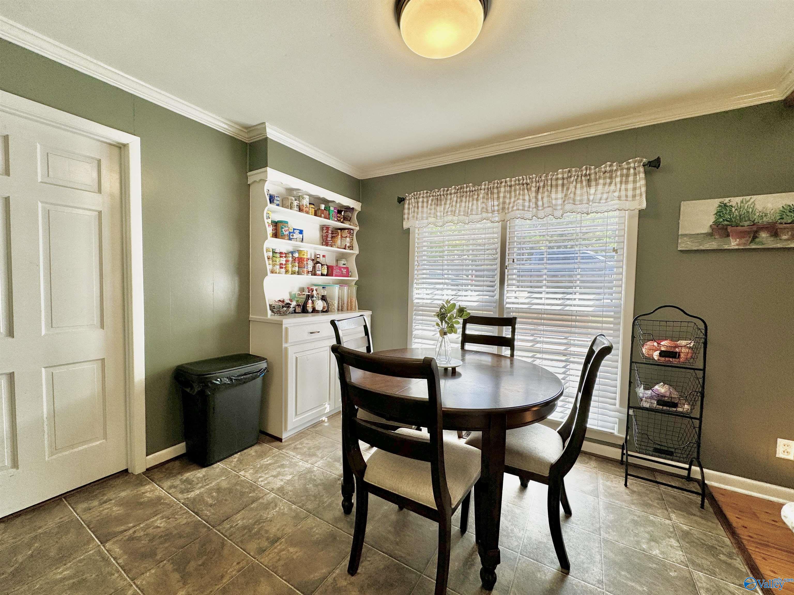 955 Military Street S