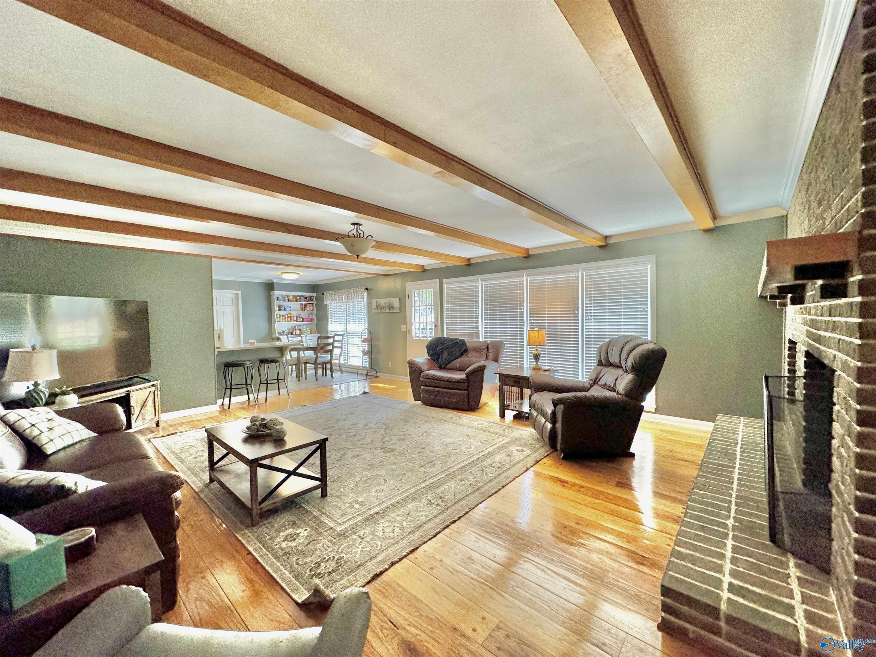 955 Military Street S