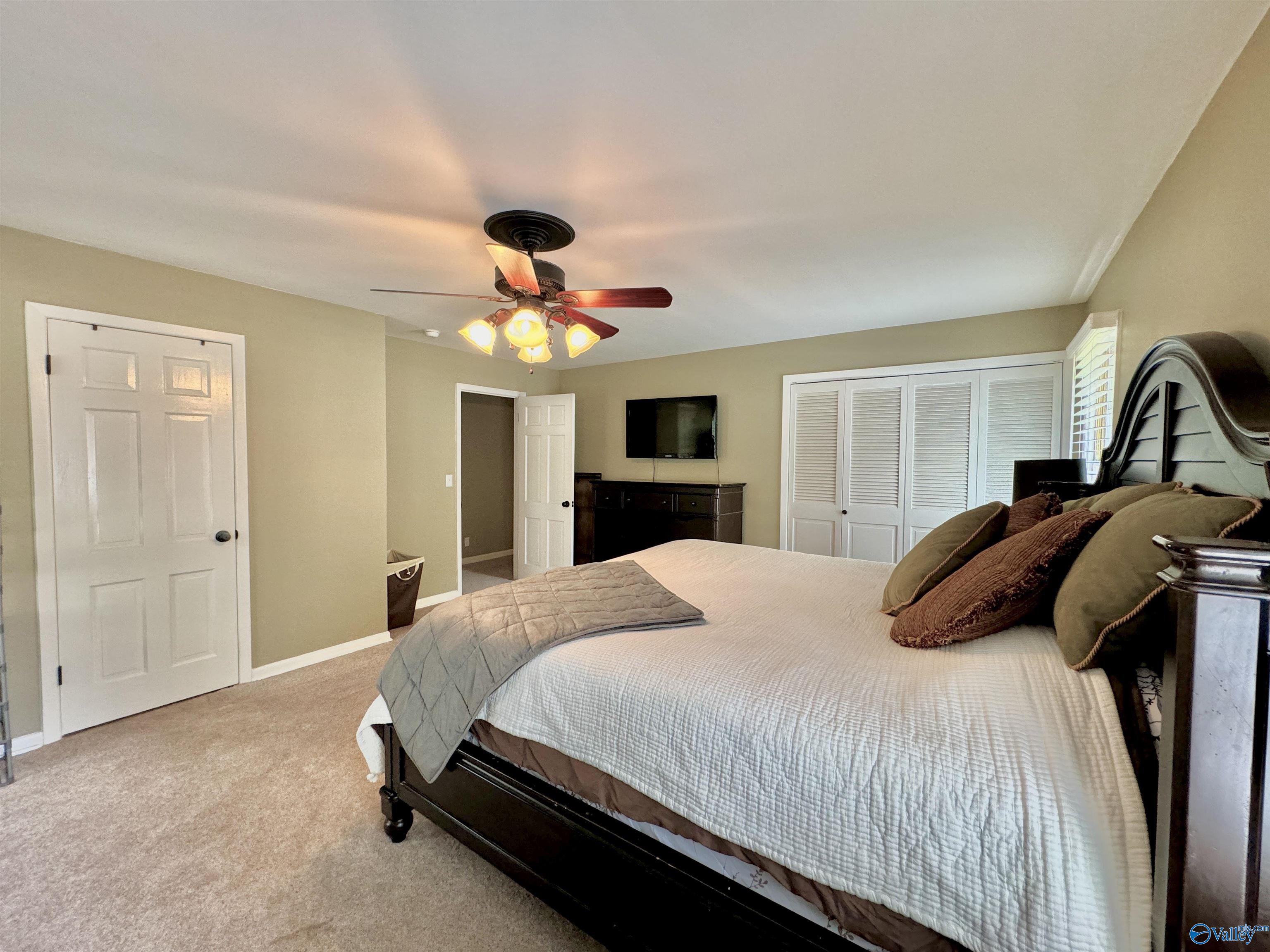 955 Military Street S