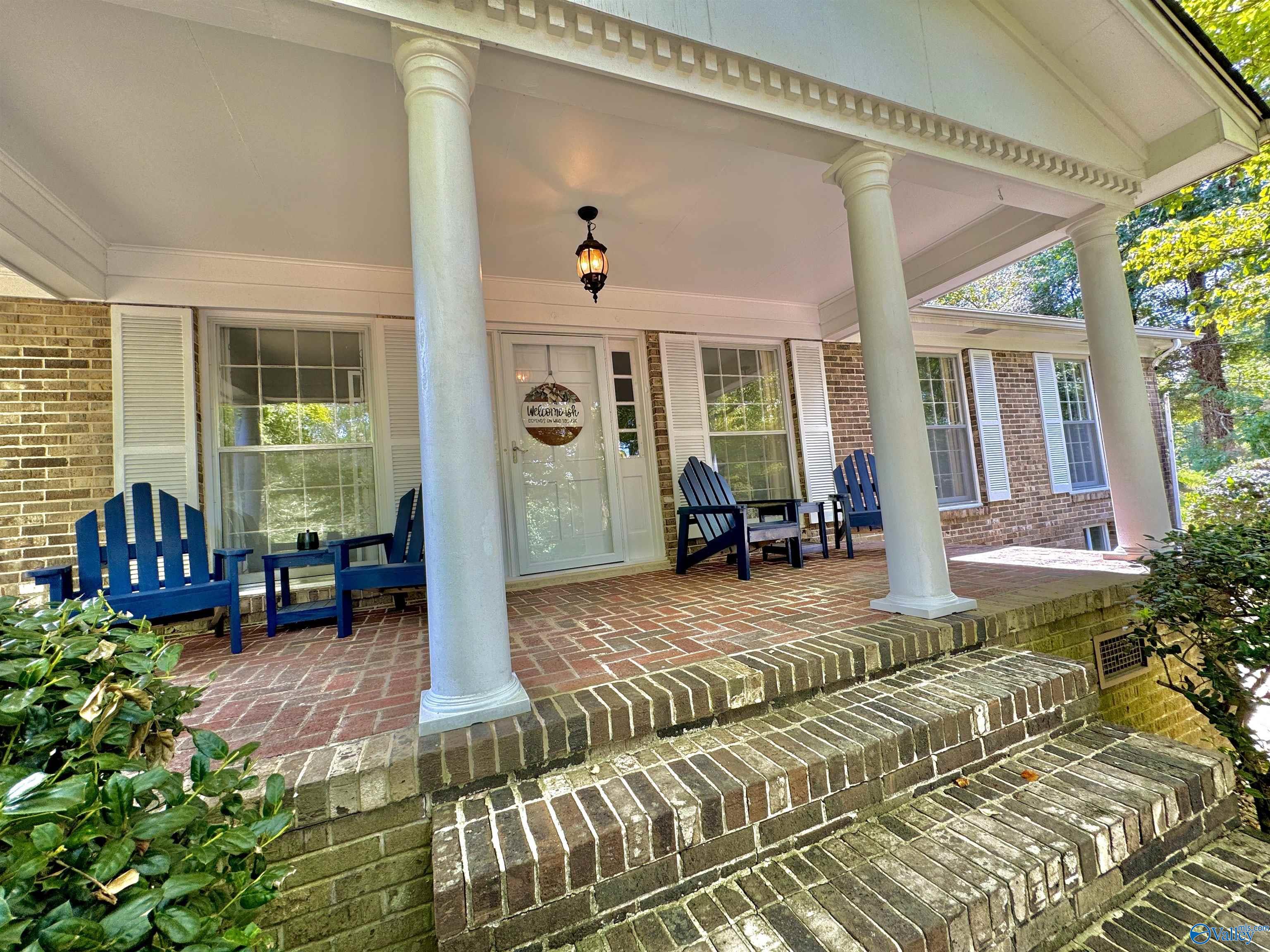 955 Military Street S