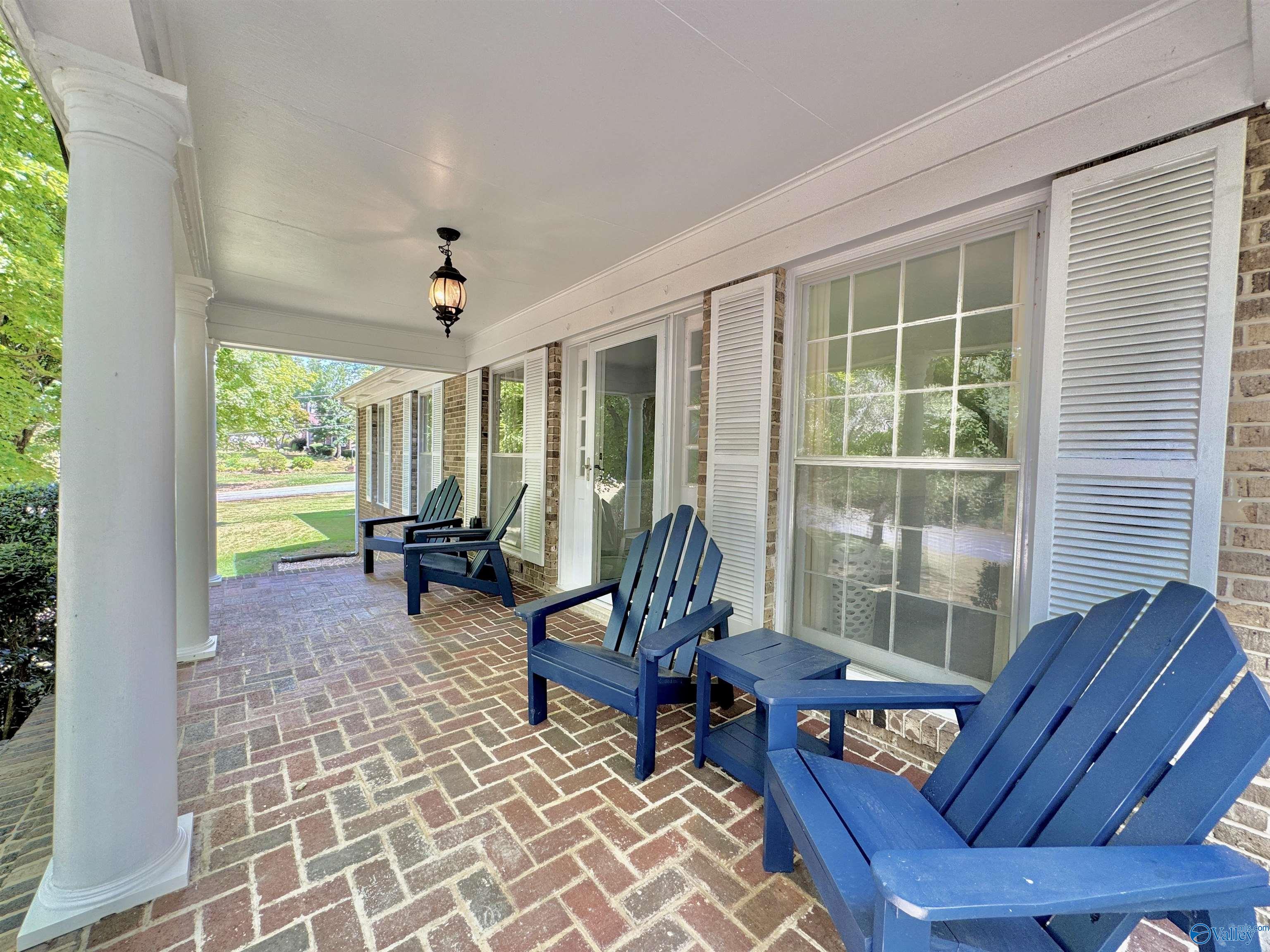 955 Military Street S