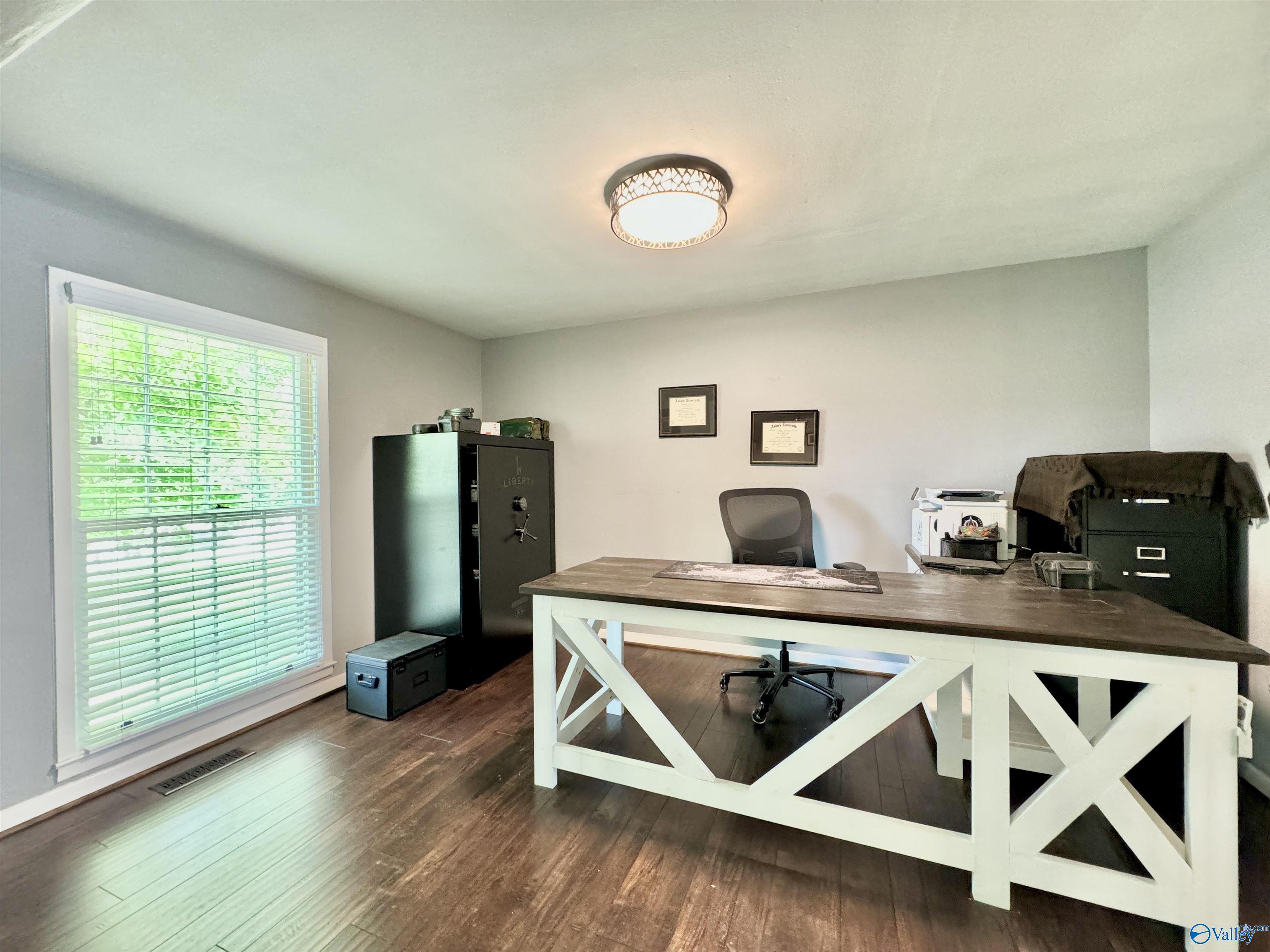 955 Military Street S