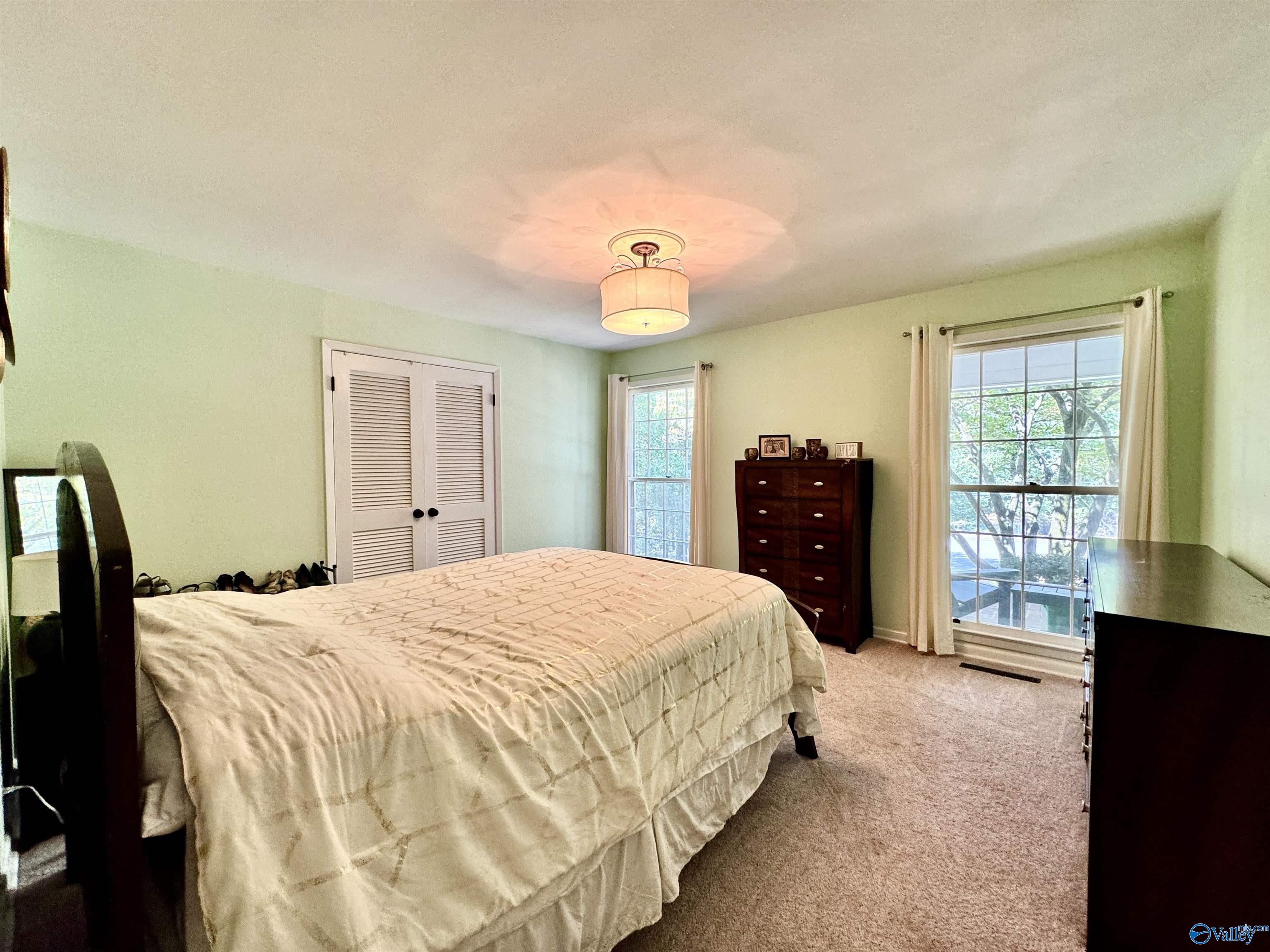 955 Military Street S