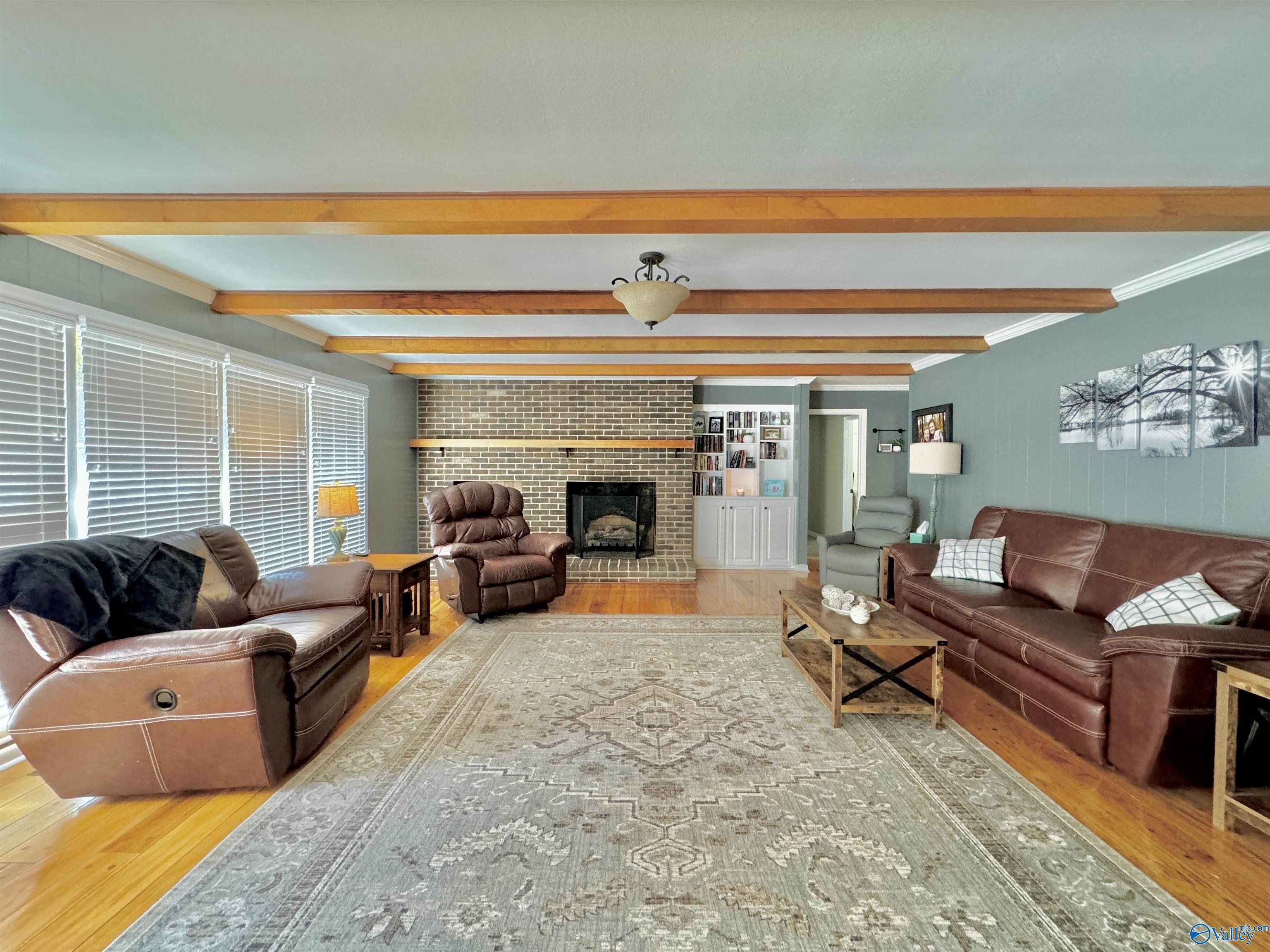 955 Military Street S