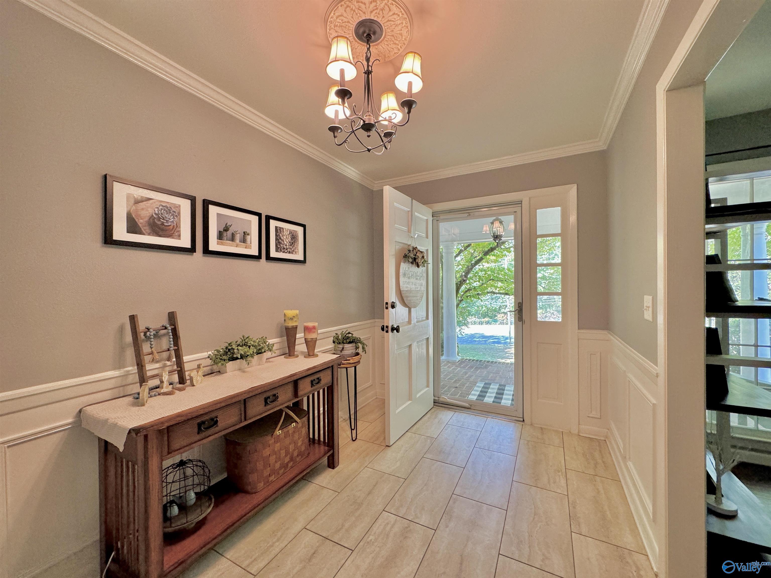 955 Military Street S