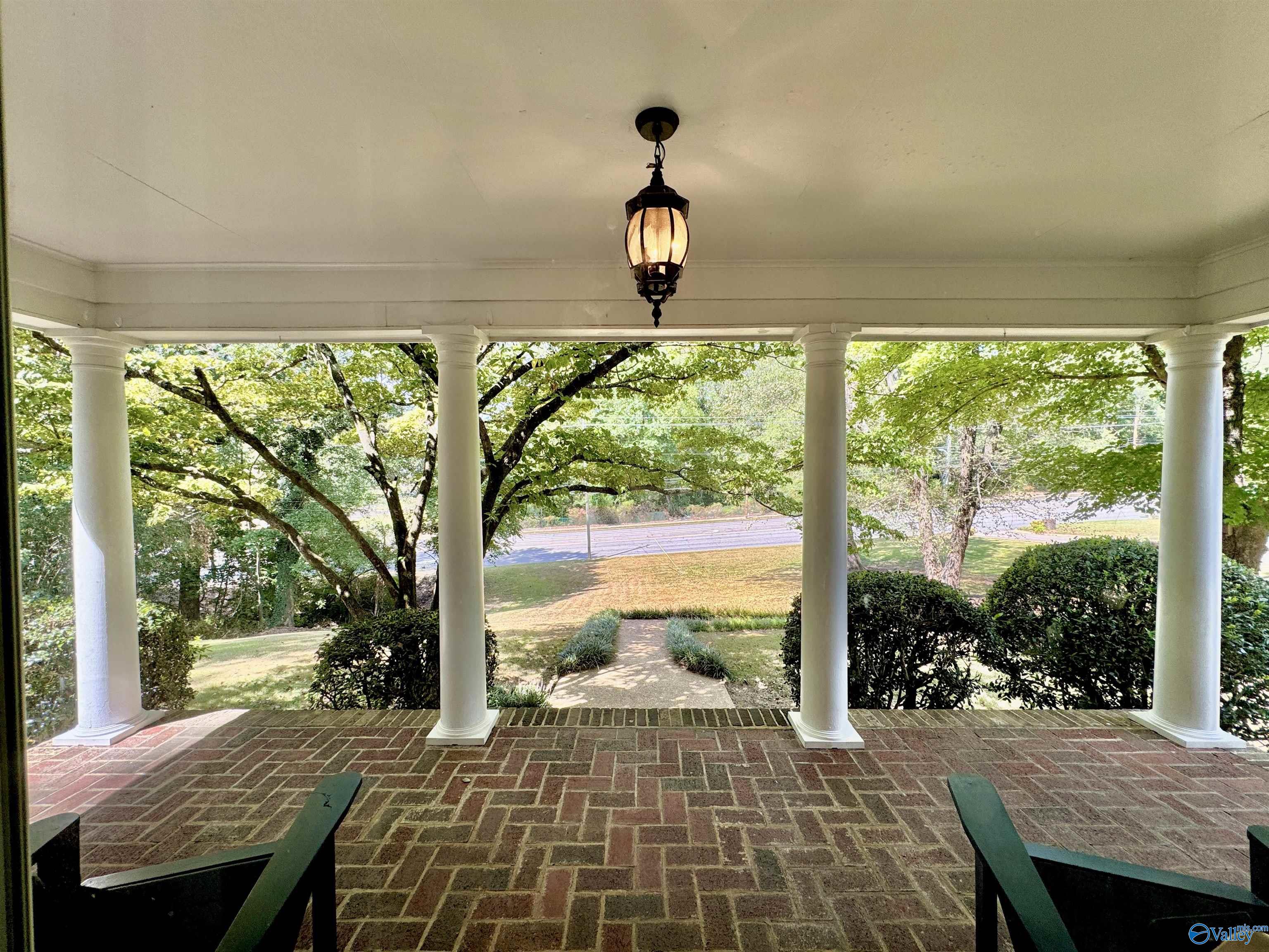 955 Military Street S