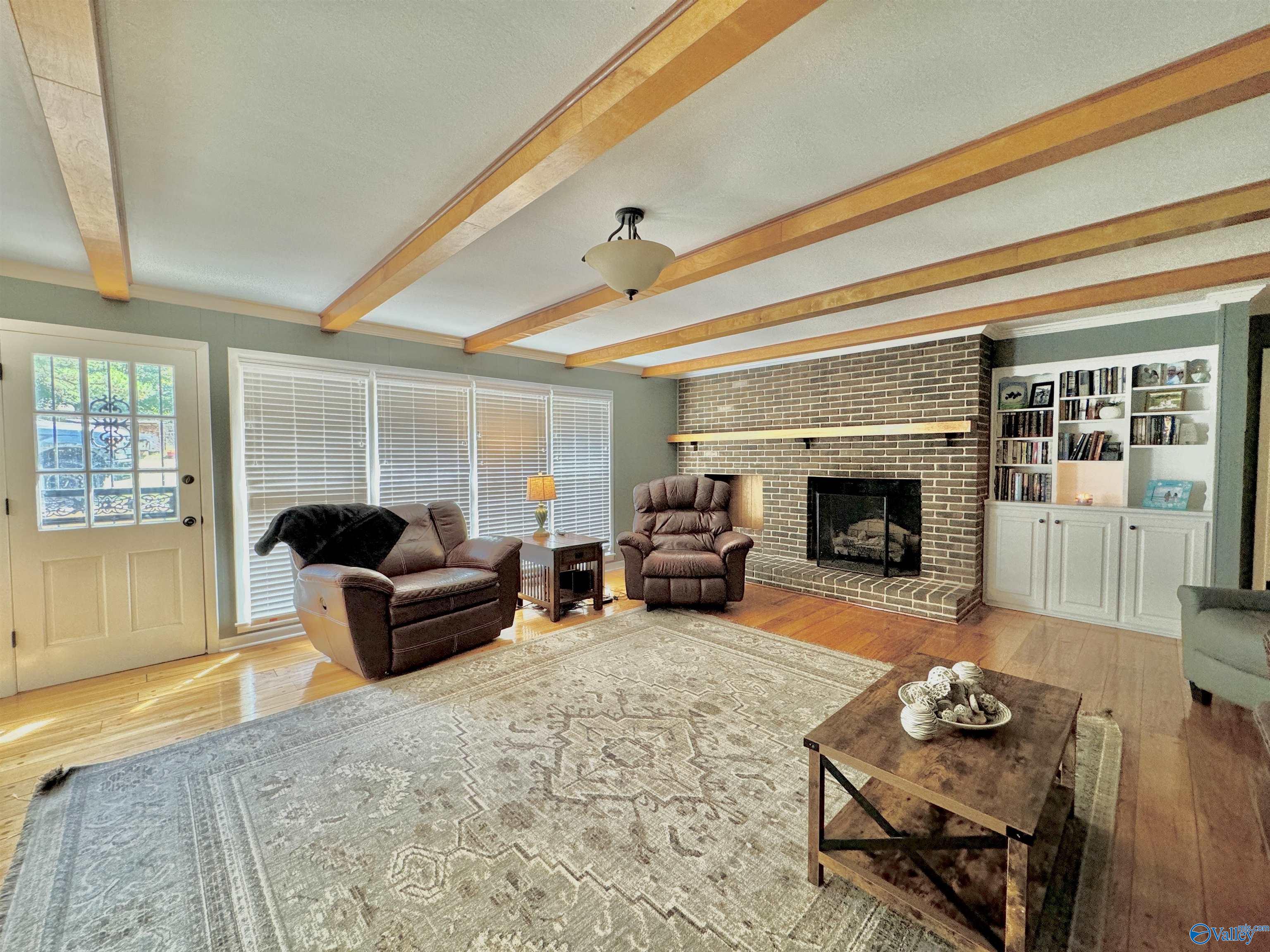 955 Military Street S