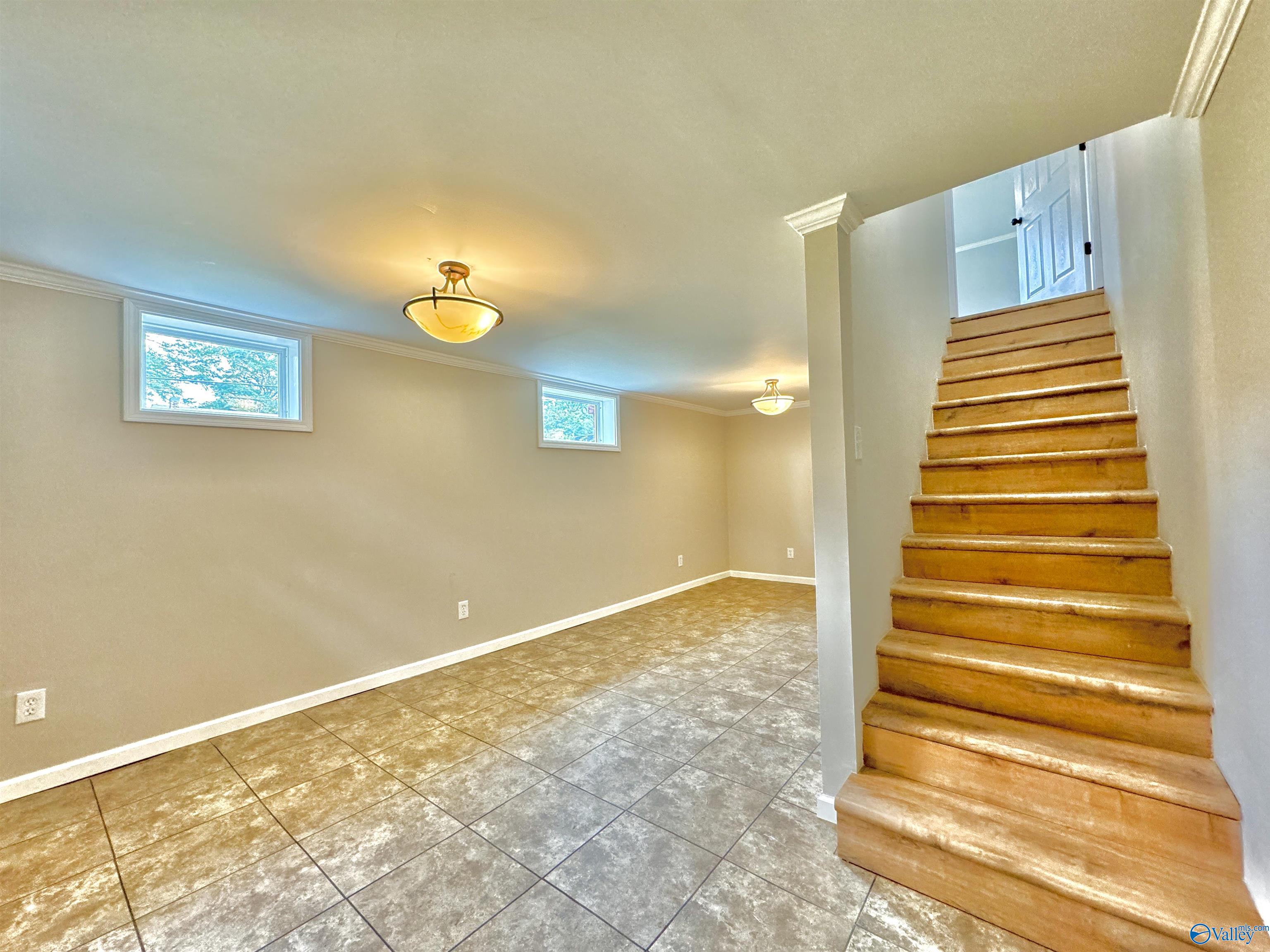 176 5th Avenue SE