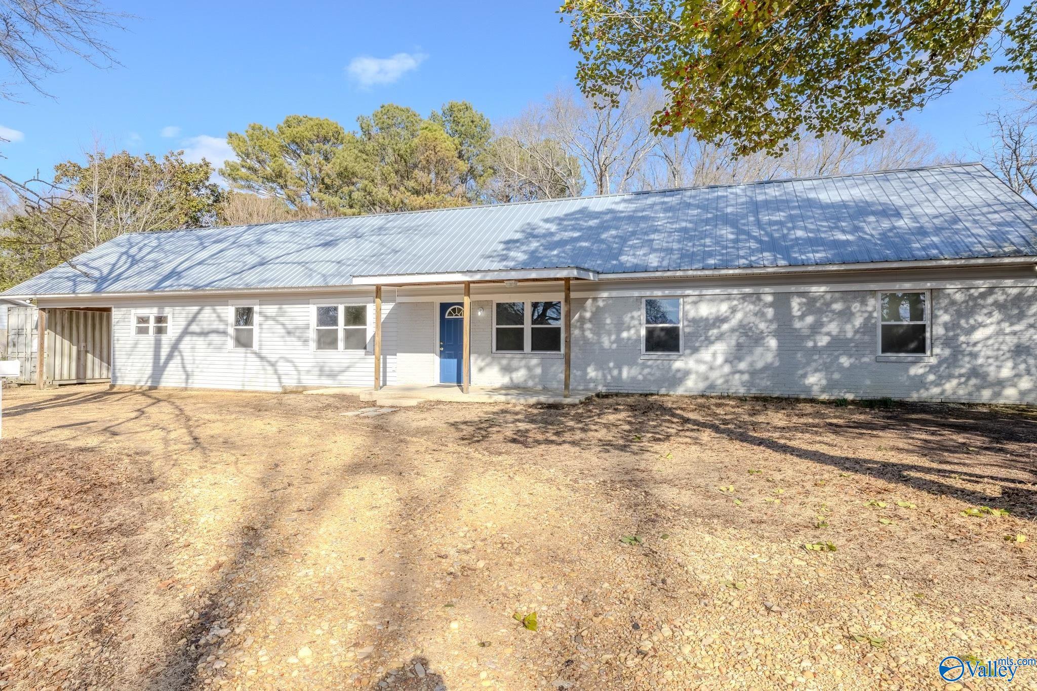 8266 US Highway 43