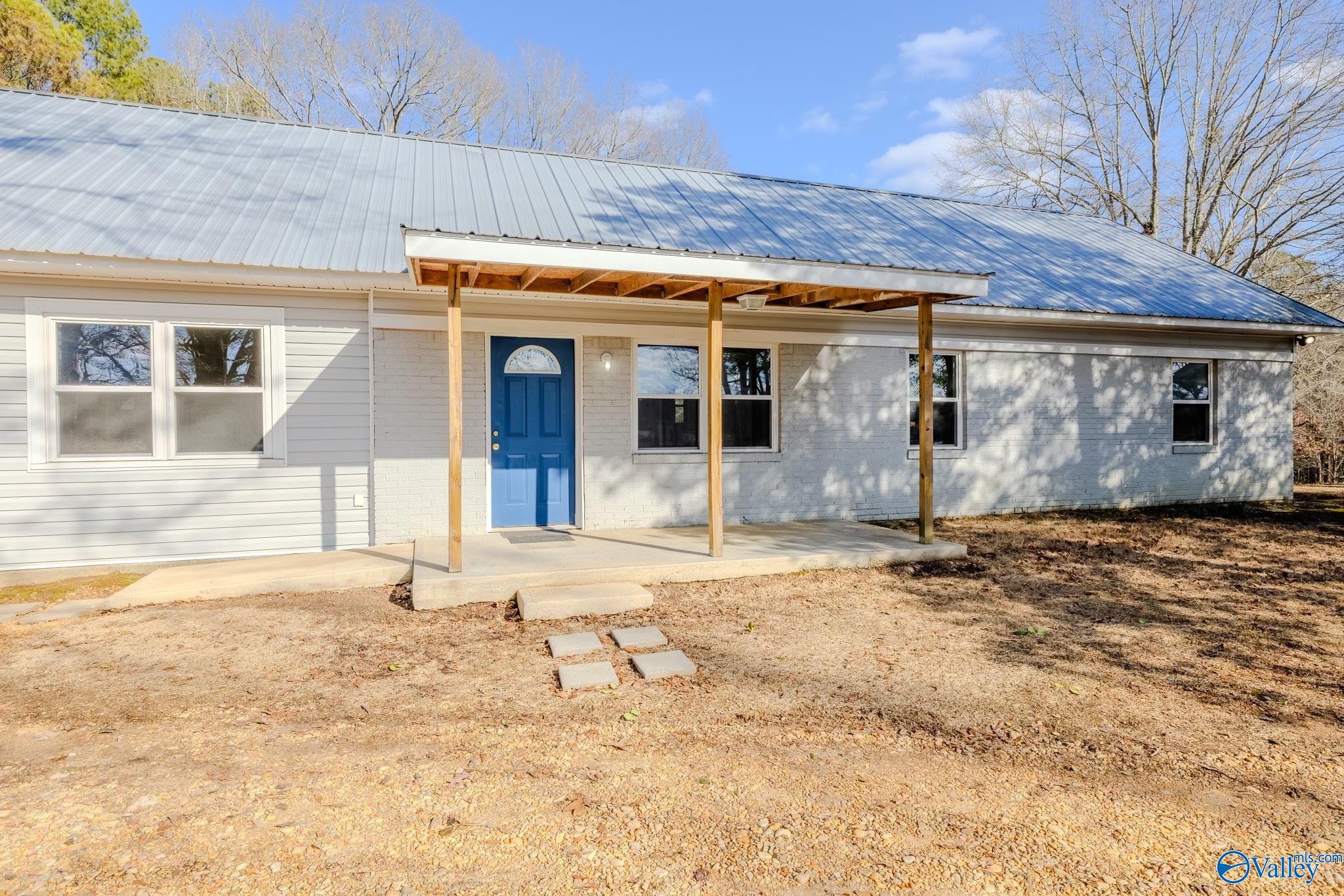 8266 US Highway 43