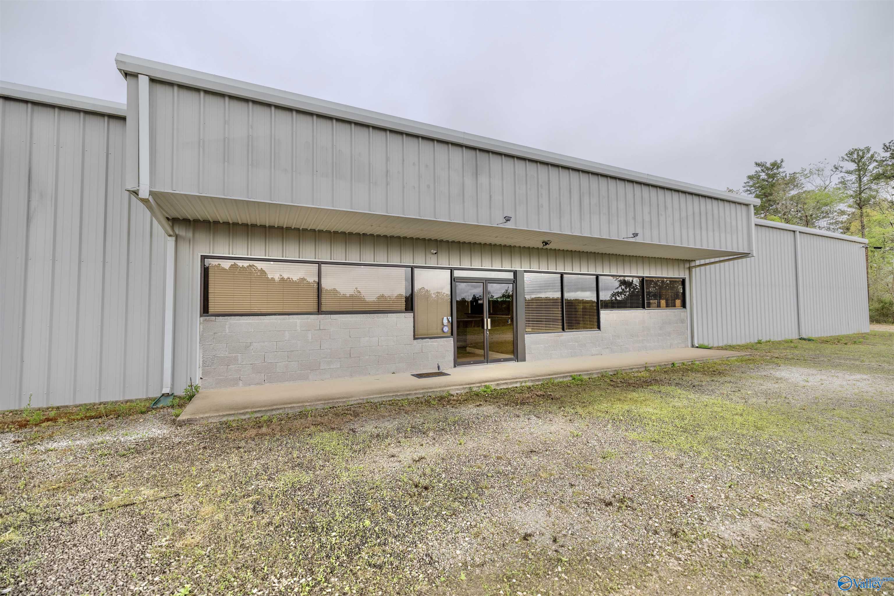 1600 Military Street N