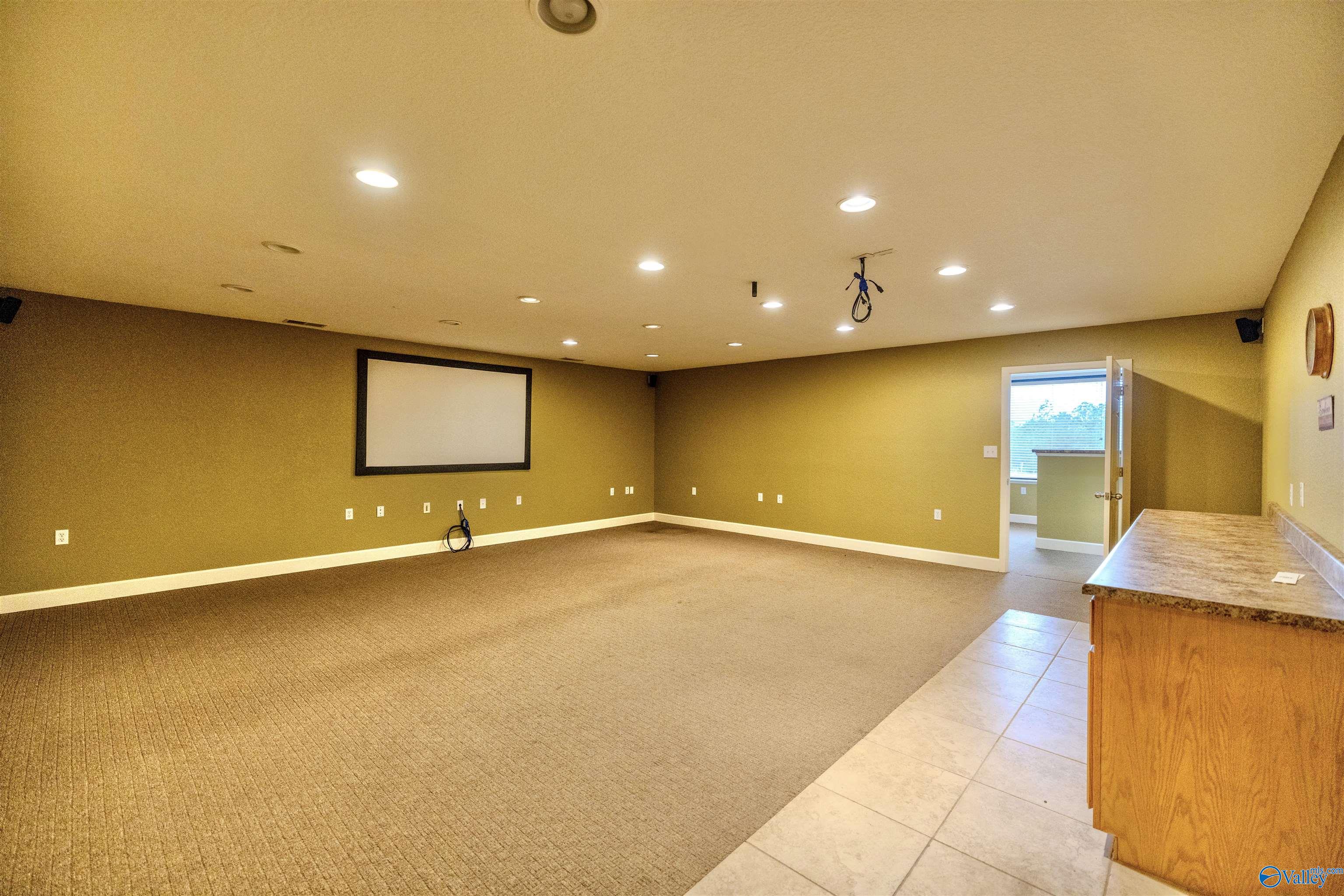 1600 Military Street N