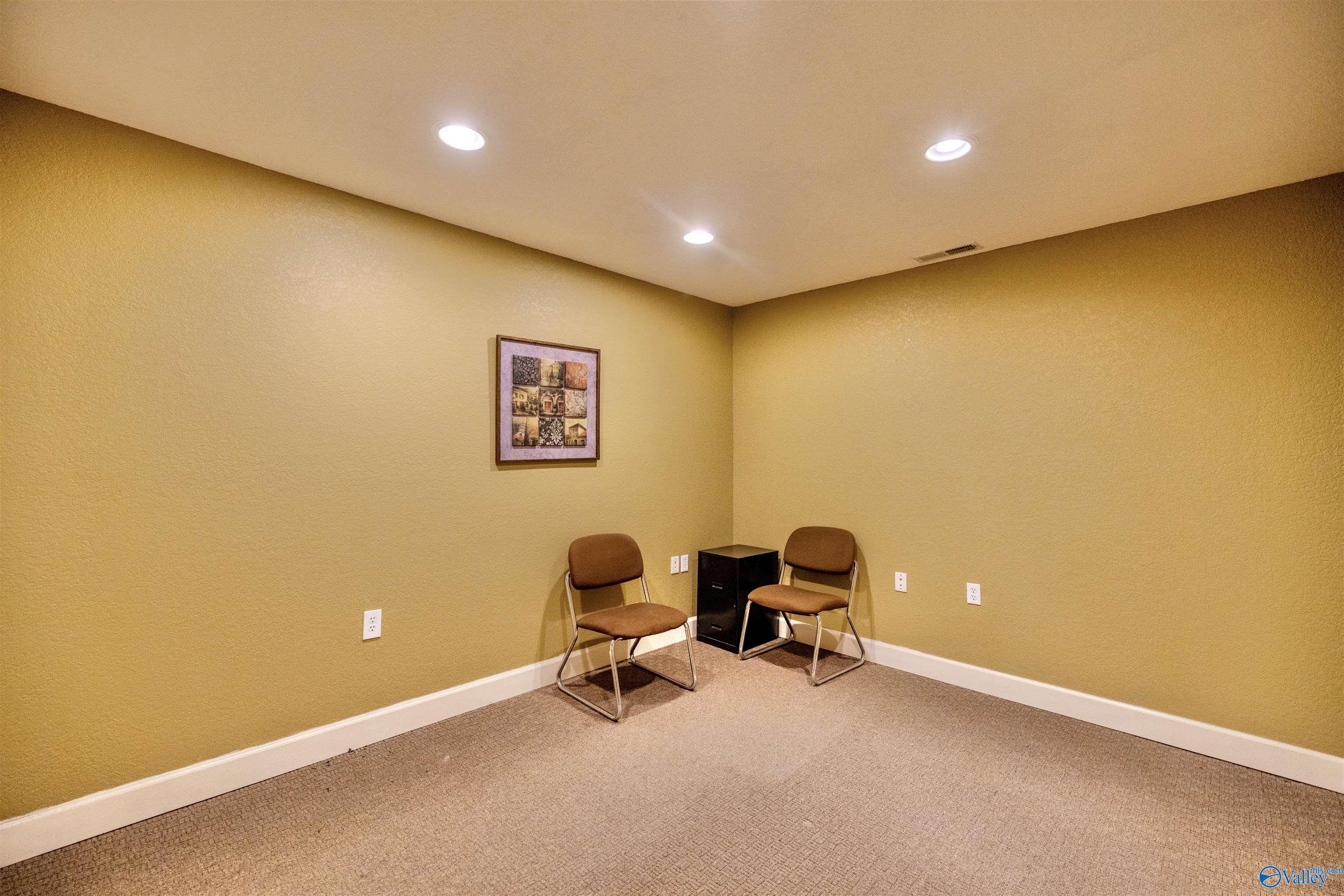 1600 Military Street N