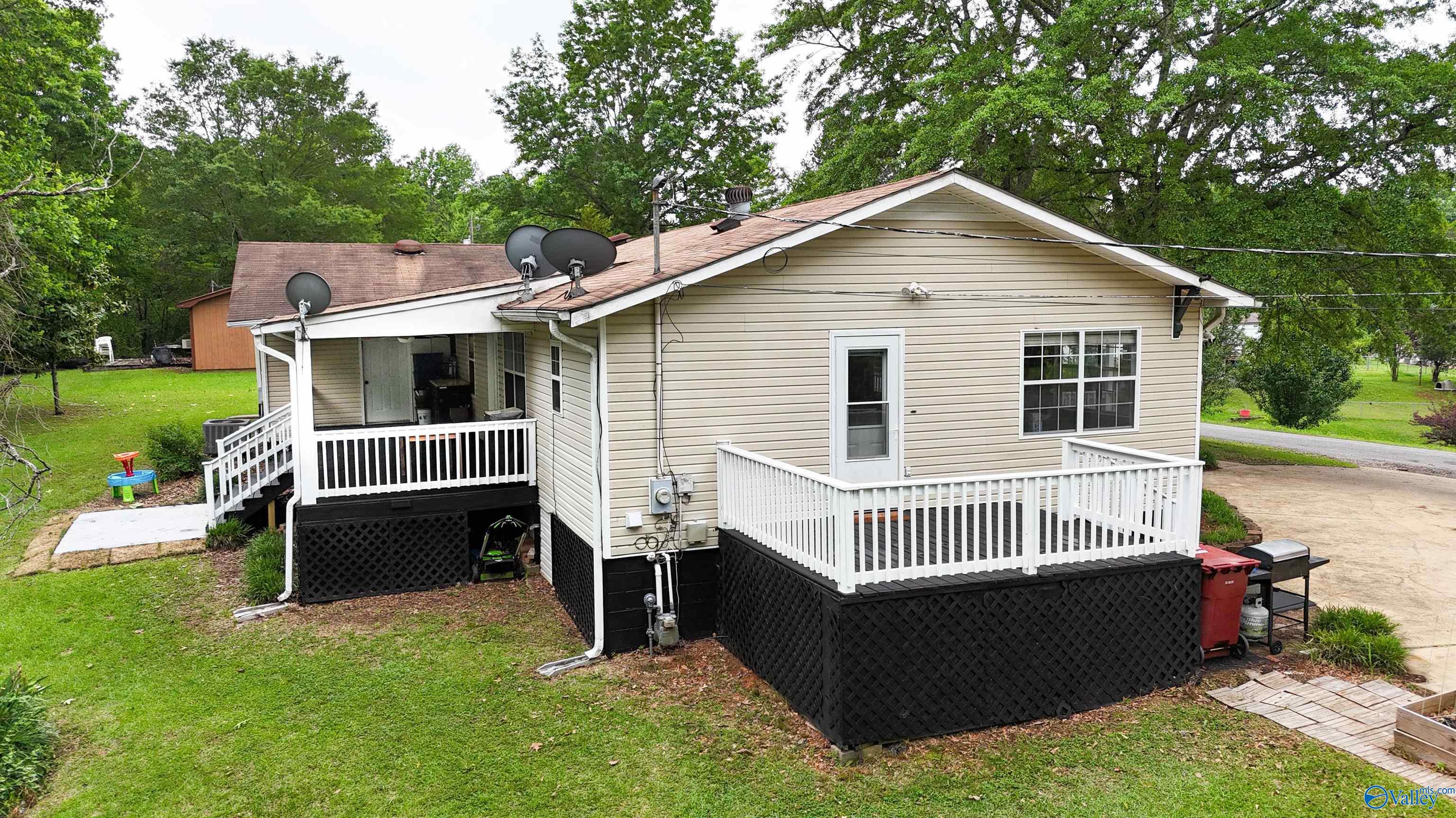 610 Grover Davis Road