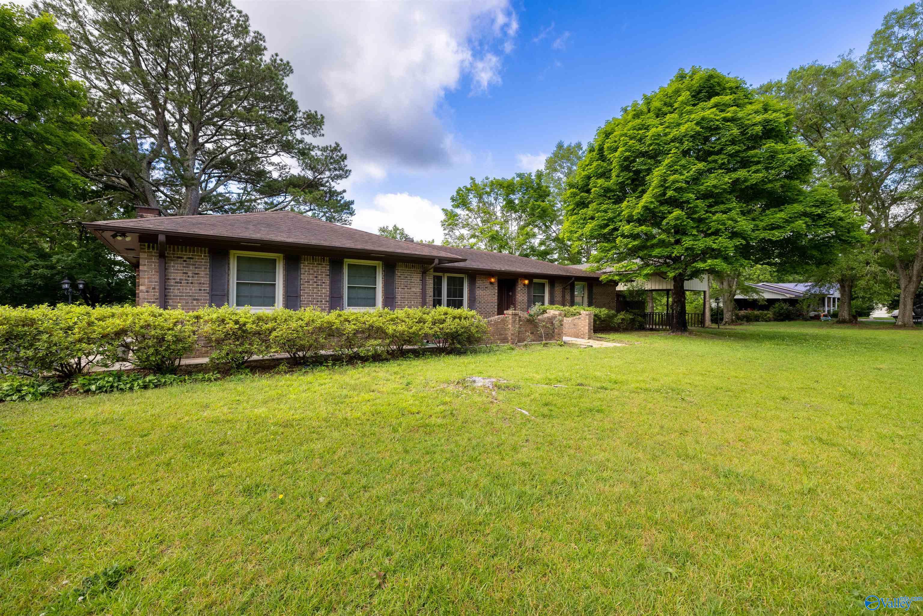 487 Rock Cliff Road