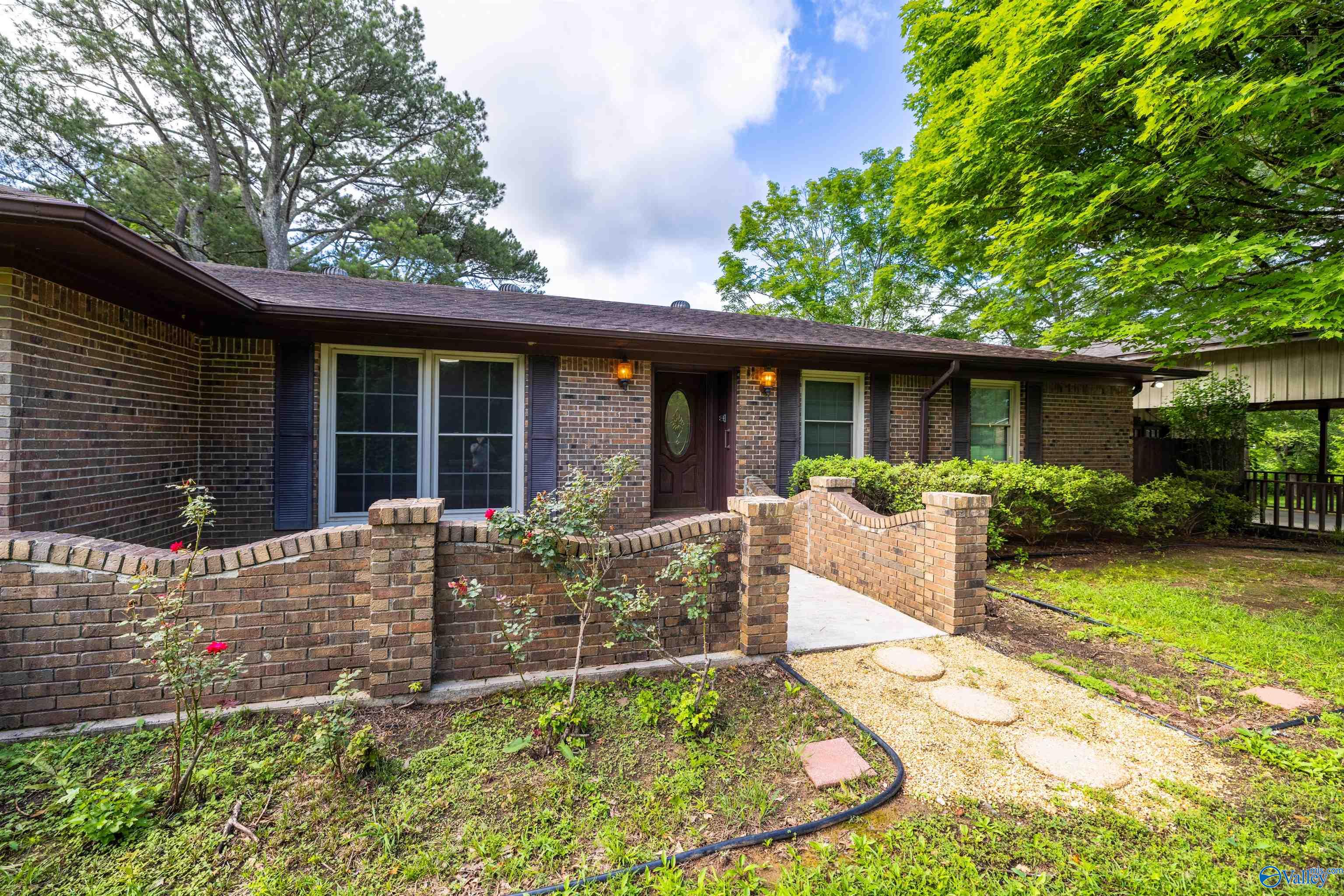 487 Rock Cliff Road