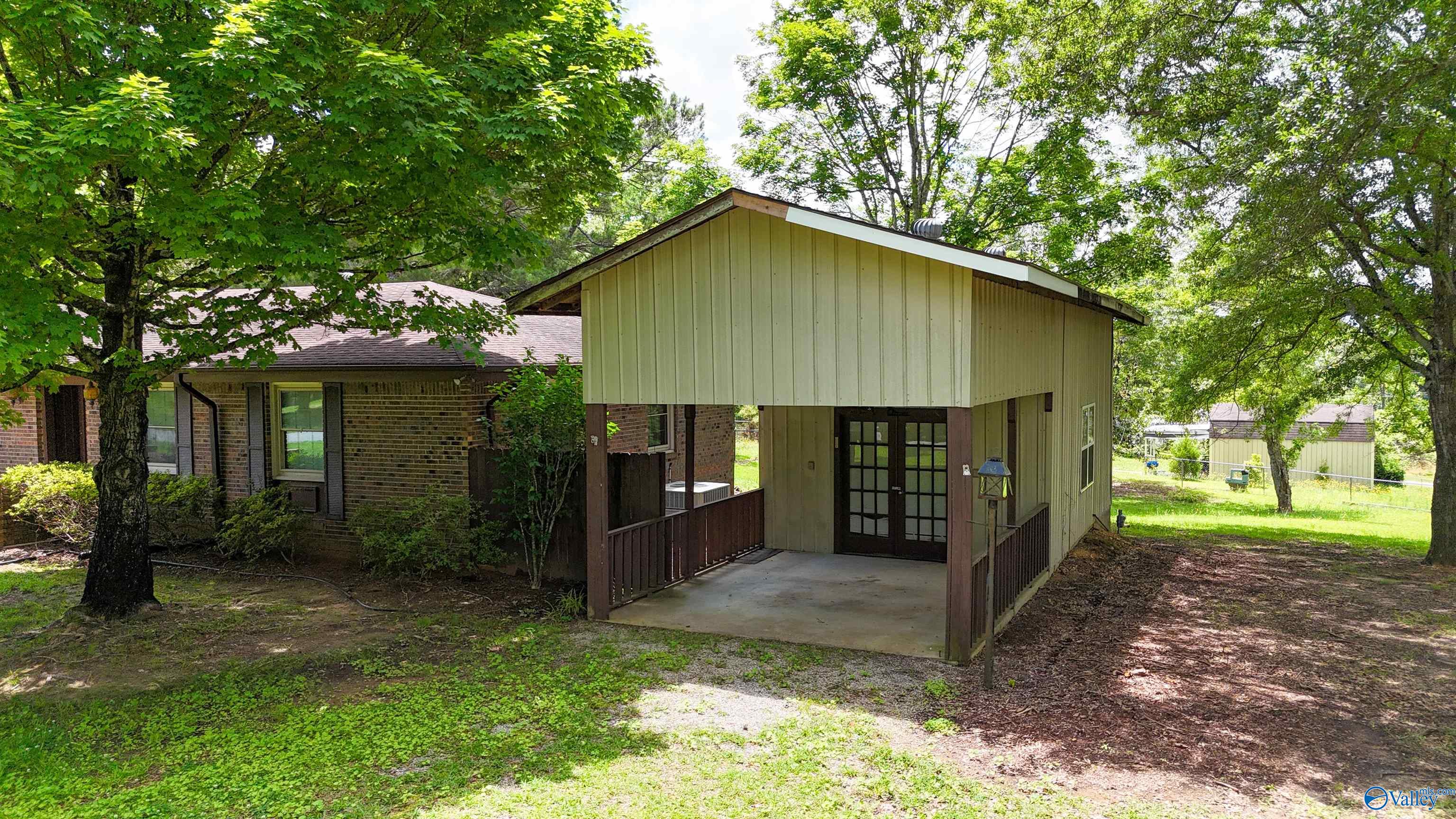 487 Rock Cliff Road
