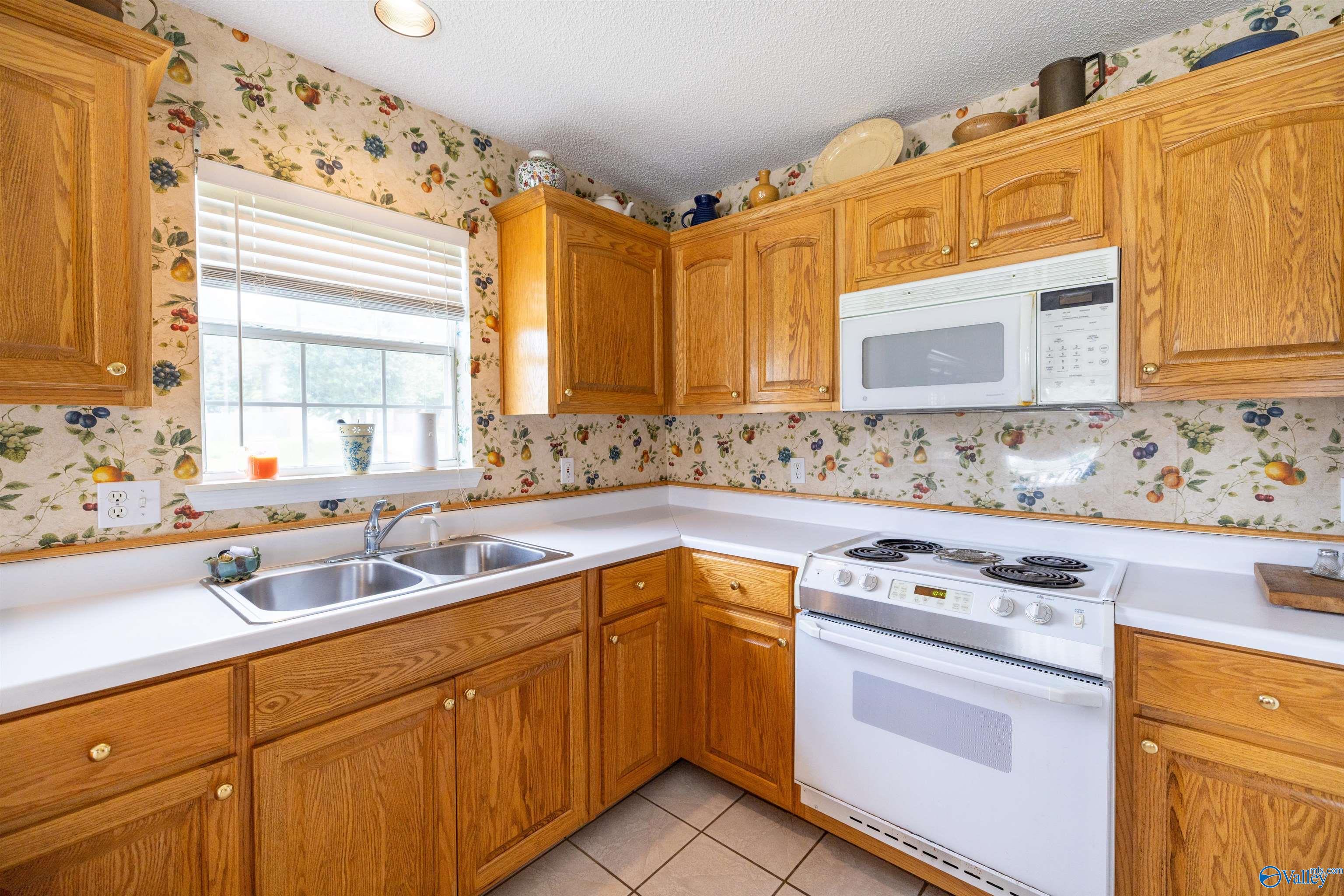 453 Meadowood Avenue