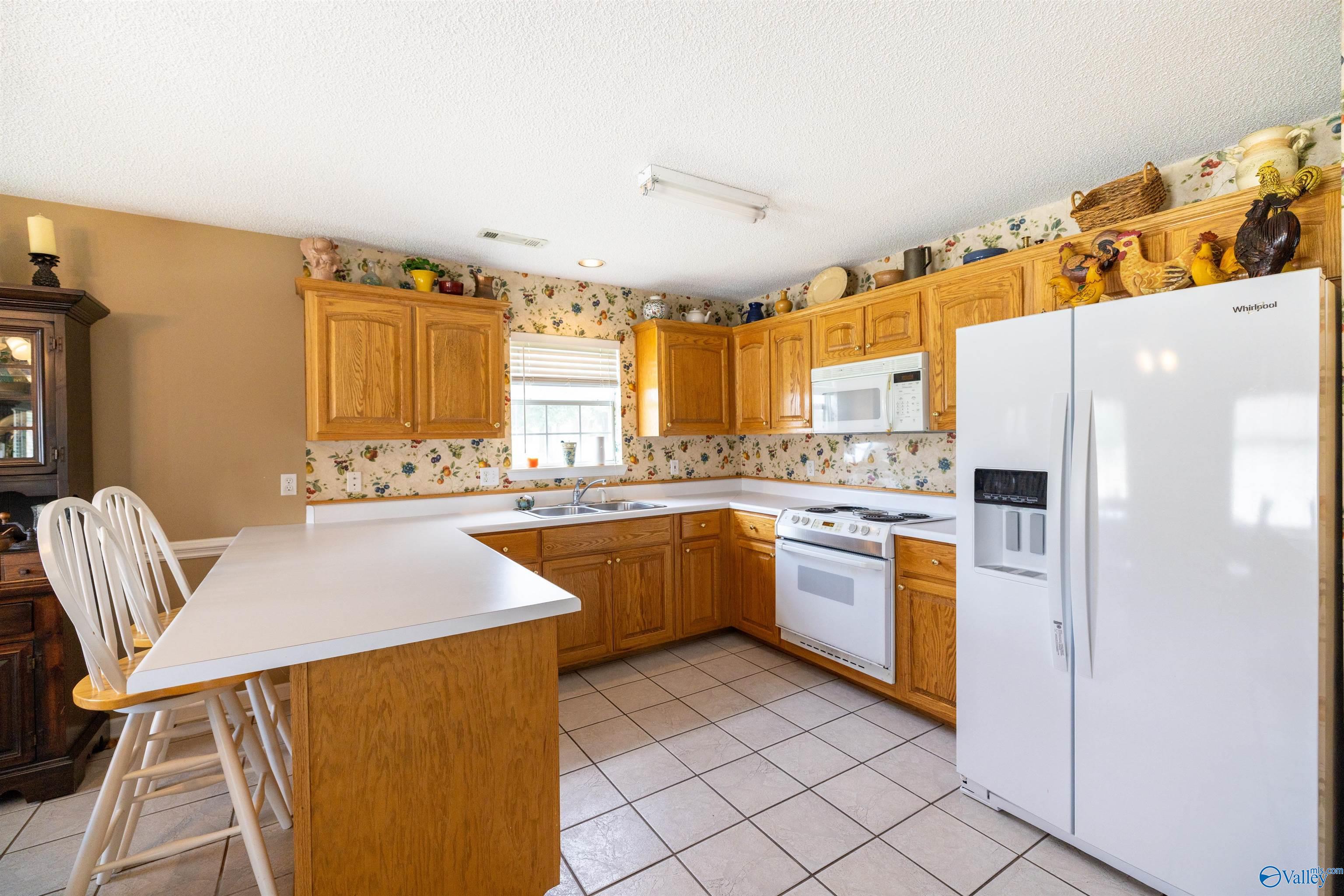 453 Meadowood Avenue