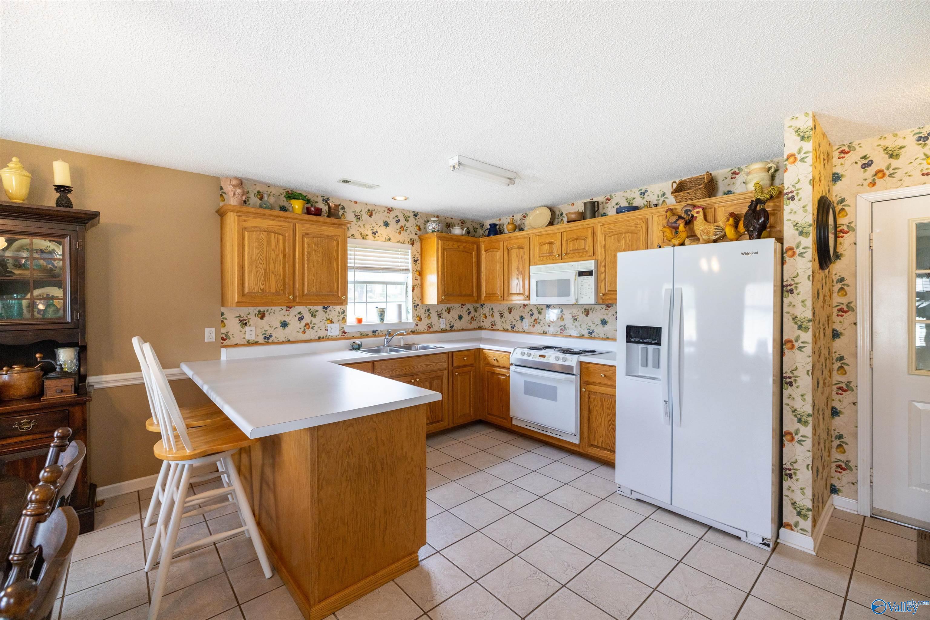 453 Meadowood Avenue