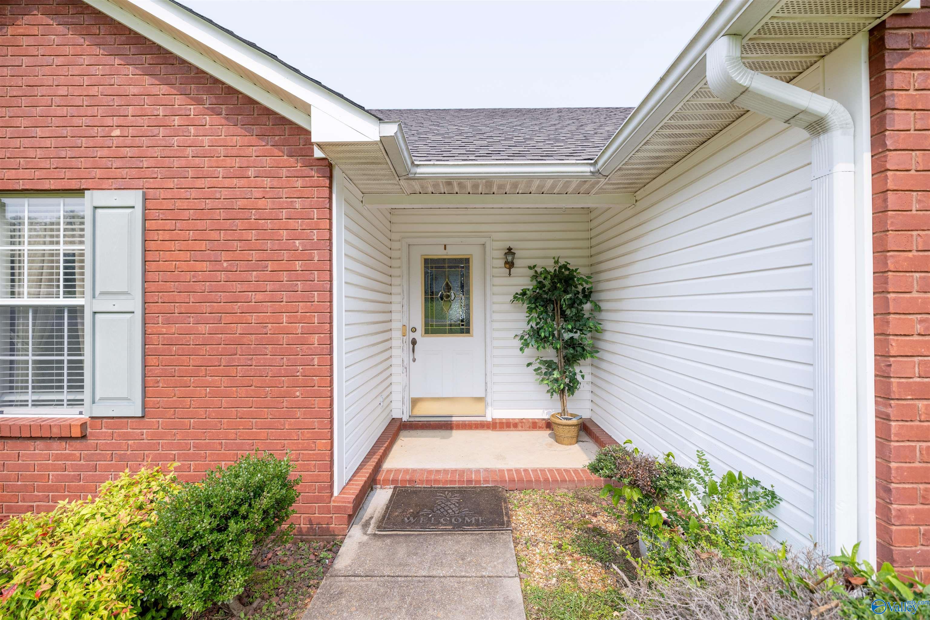 453 Meadowood Avenue
