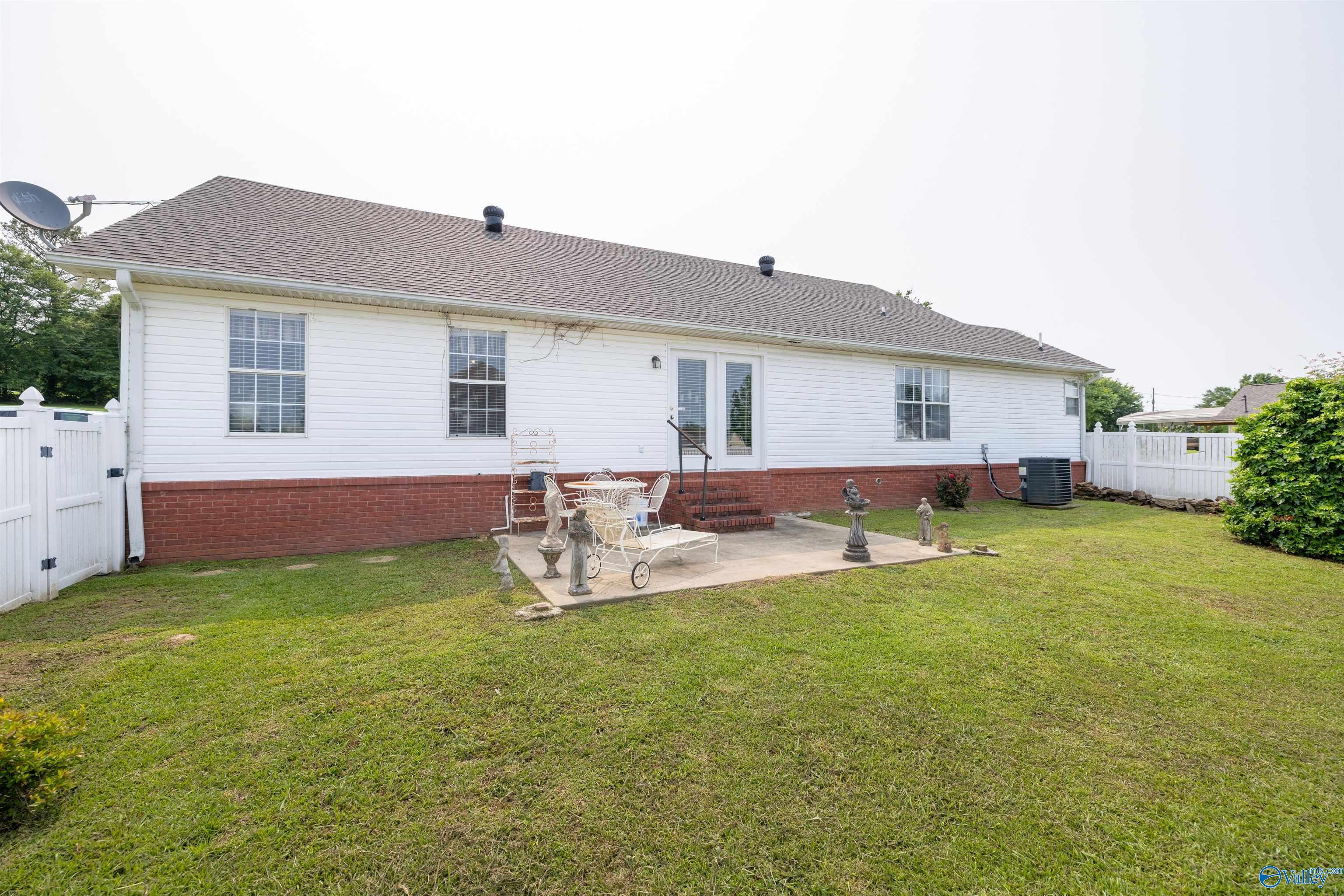 453 Meadowood Avenue