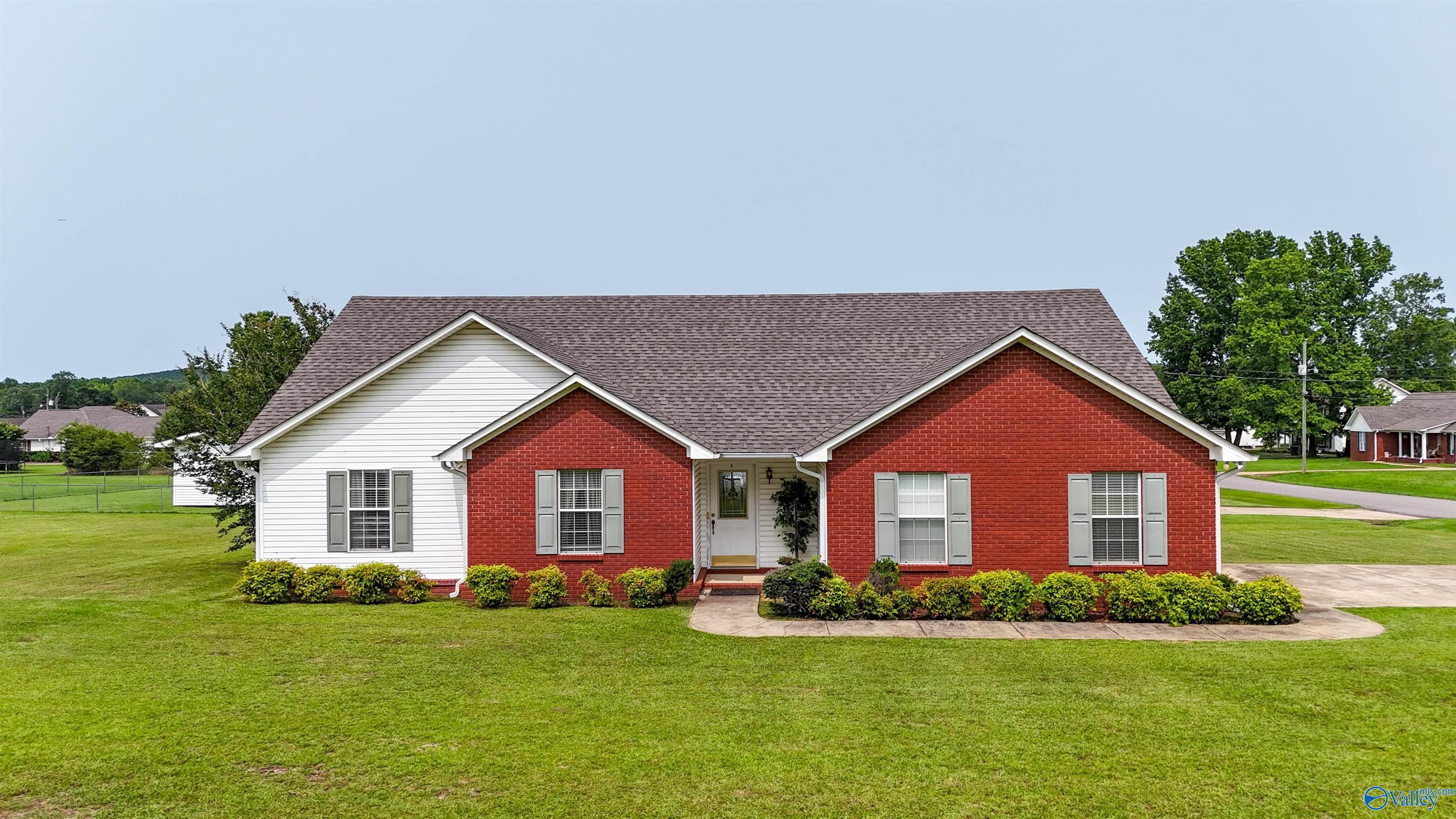 453 Meadowood Avenue