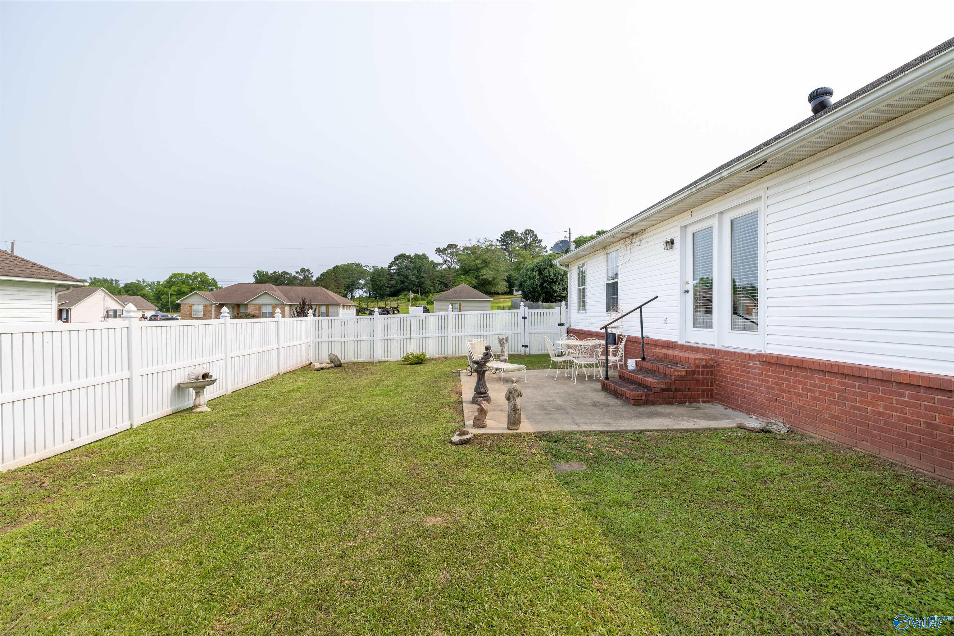 453 Meadowood Avenue