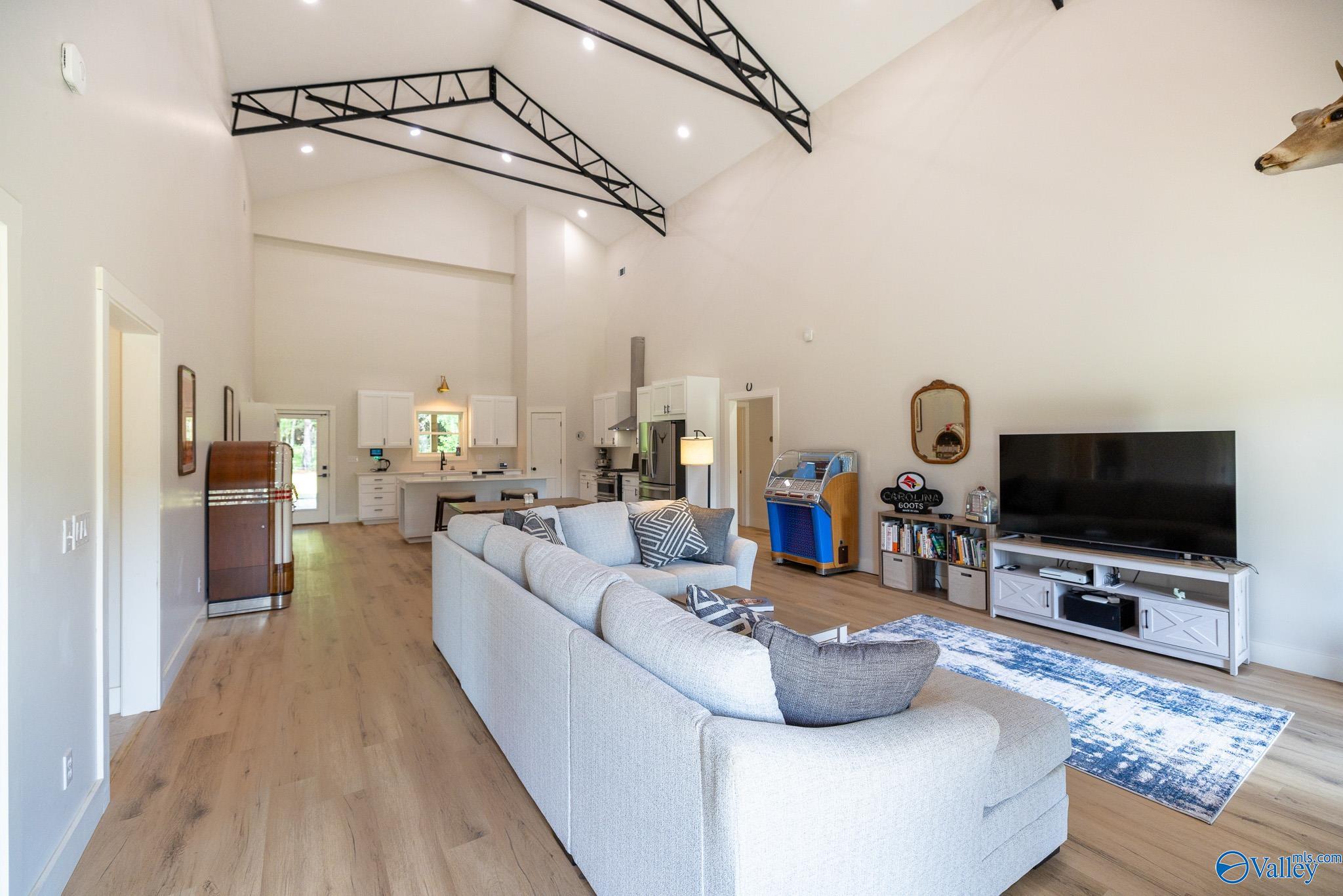 1081 County Highway 25