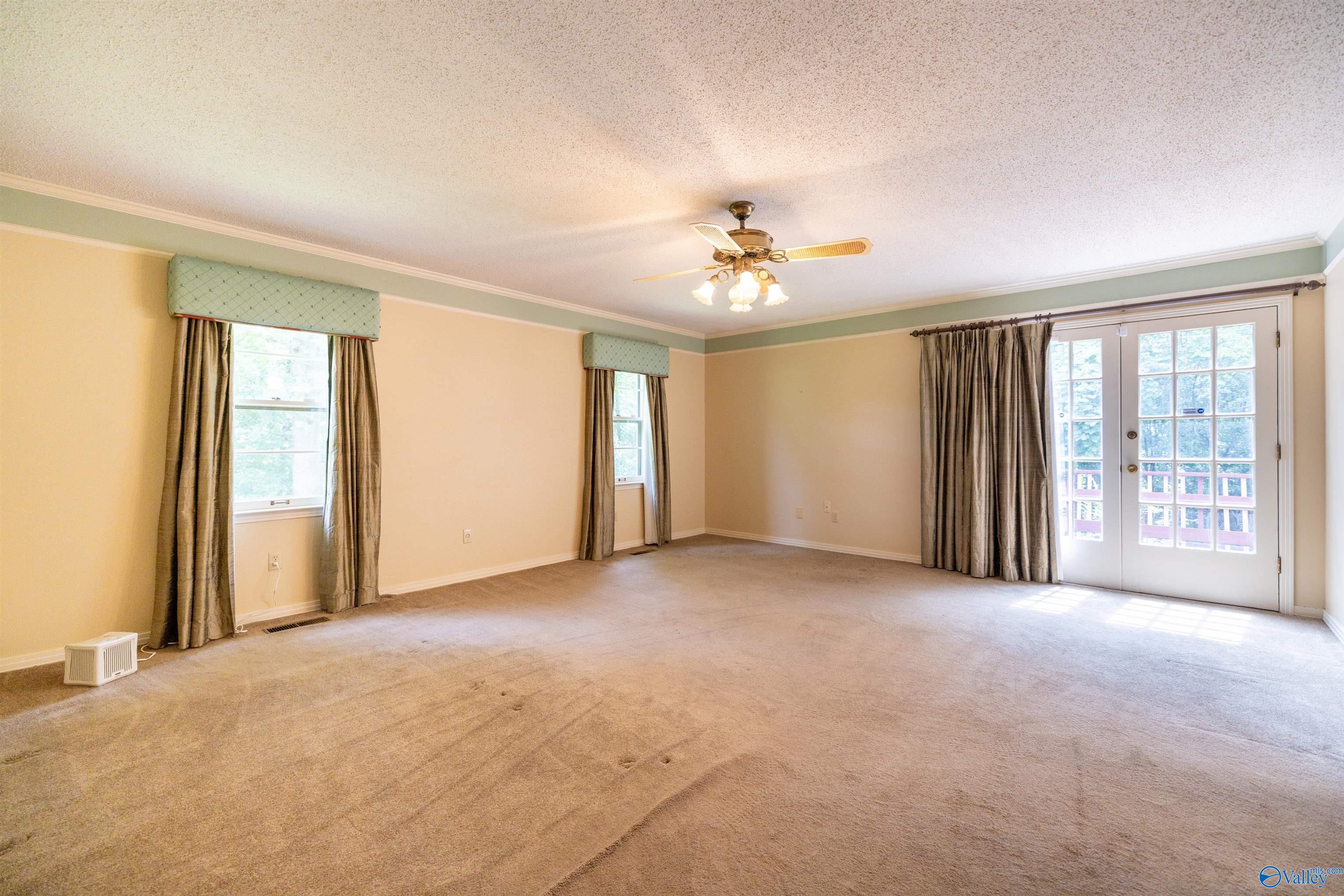 1555 Bexar Avenue W
