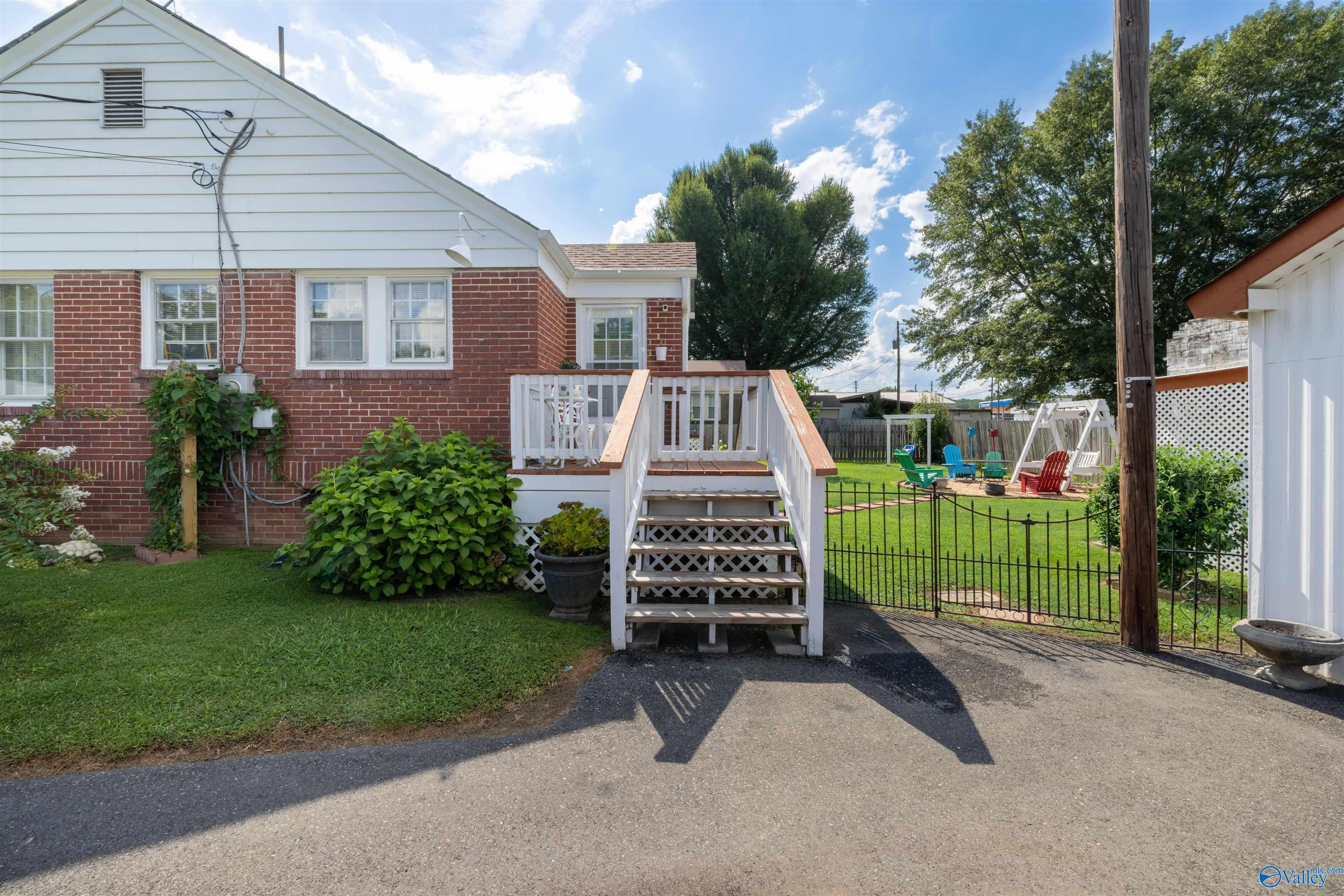 165 3rd Avenue SE